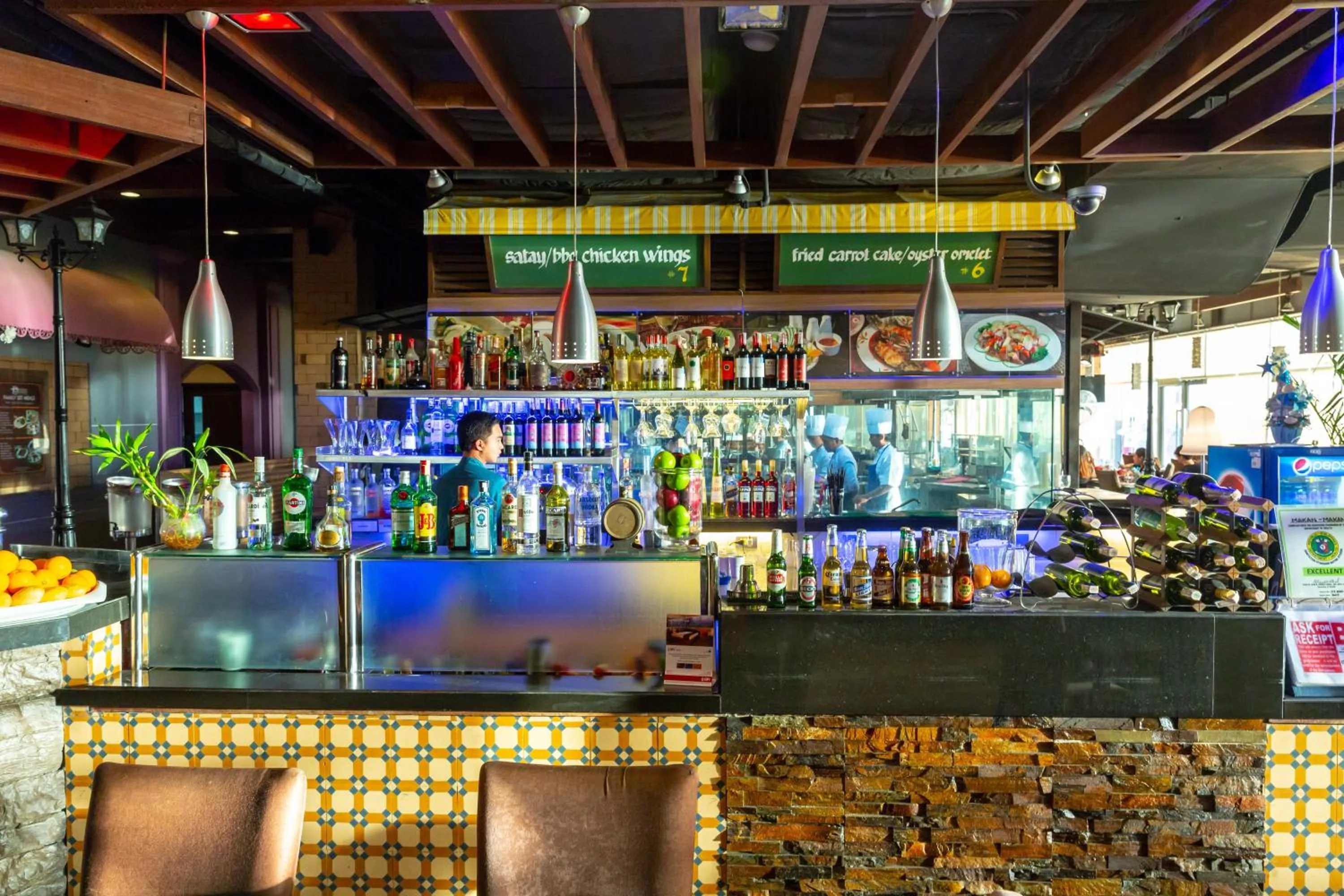 Restaurant/places to eat in Hotel H2O