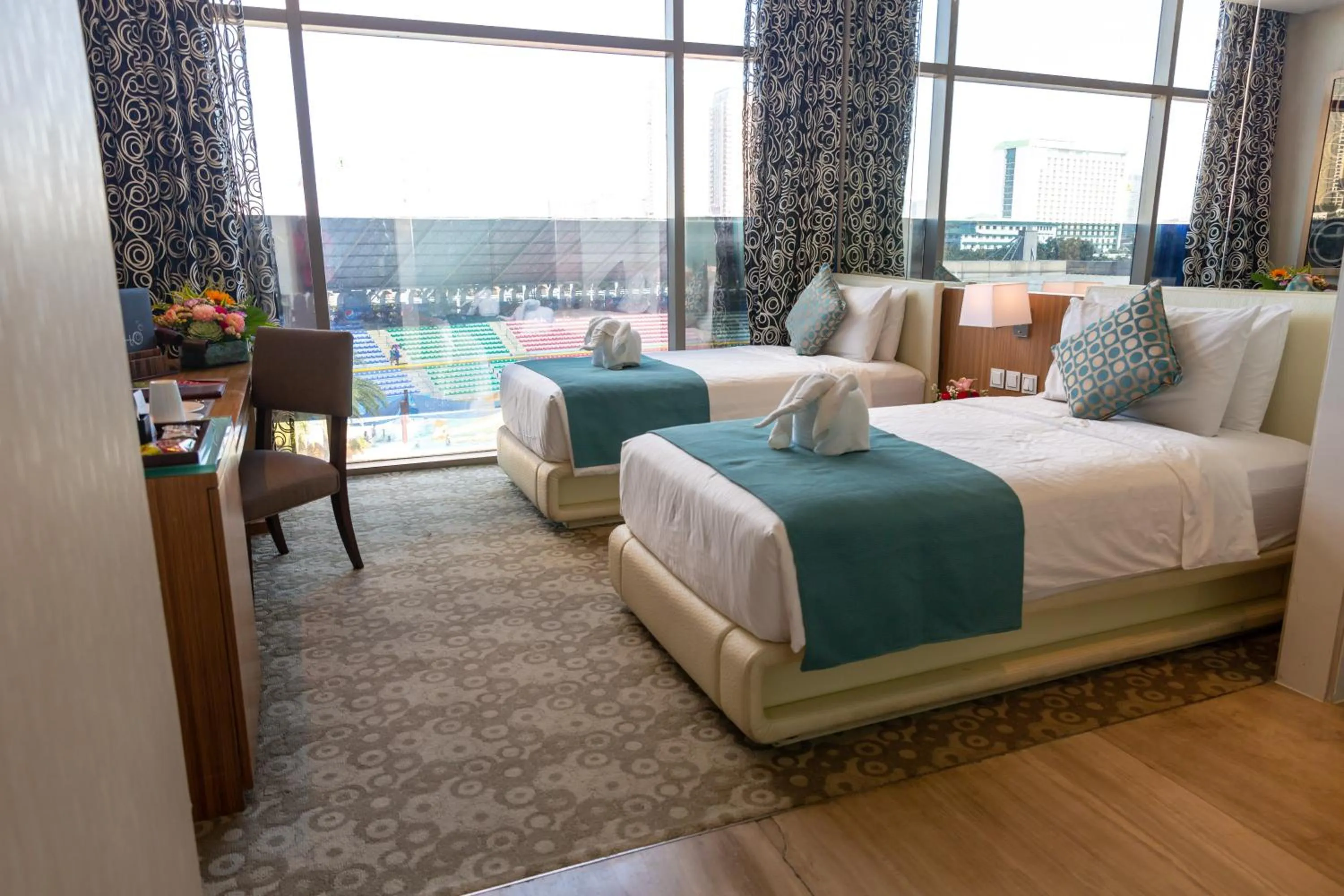 City view, Bed in Hotel H2O