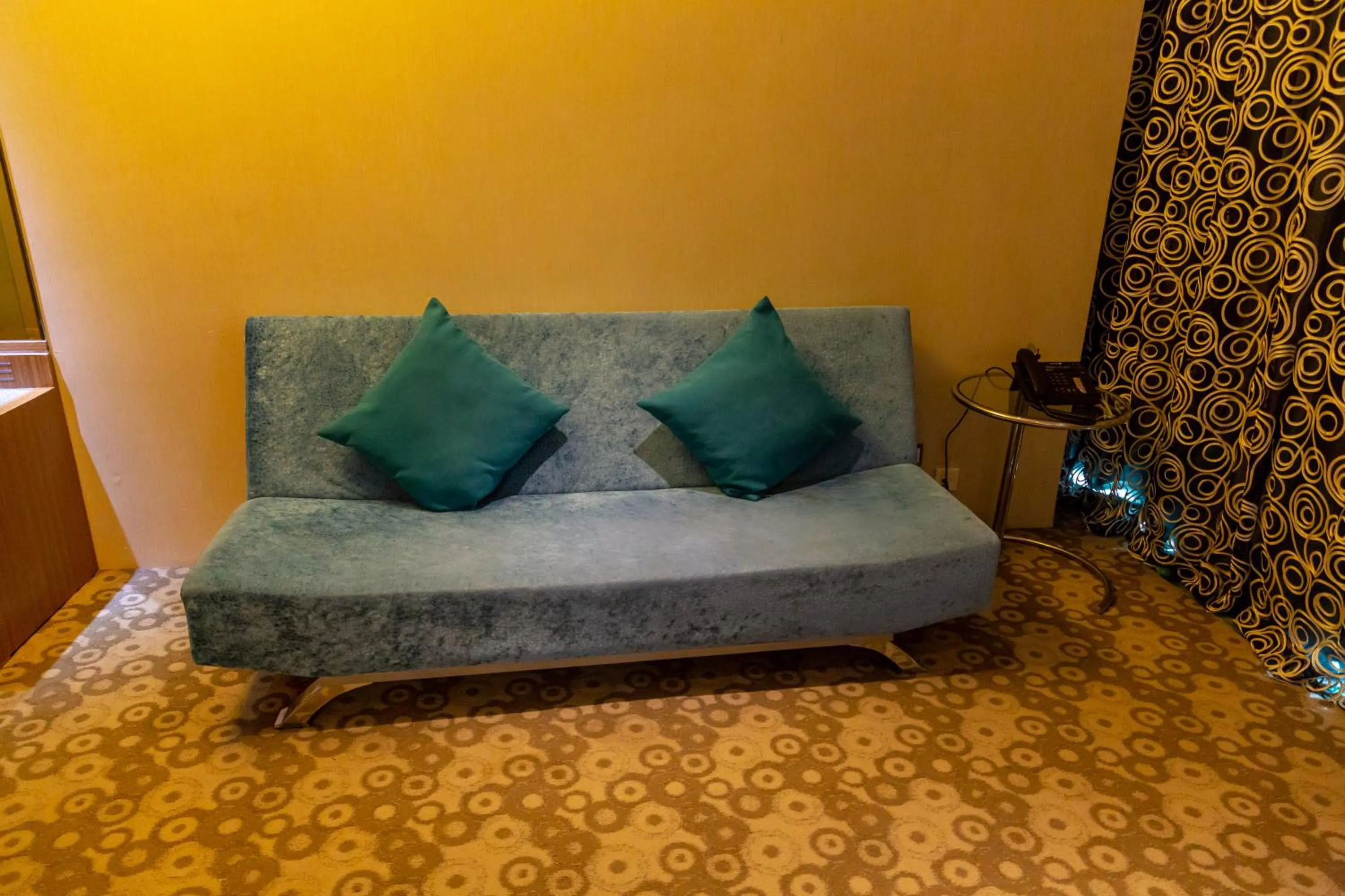 Seating area in Hotel H2O