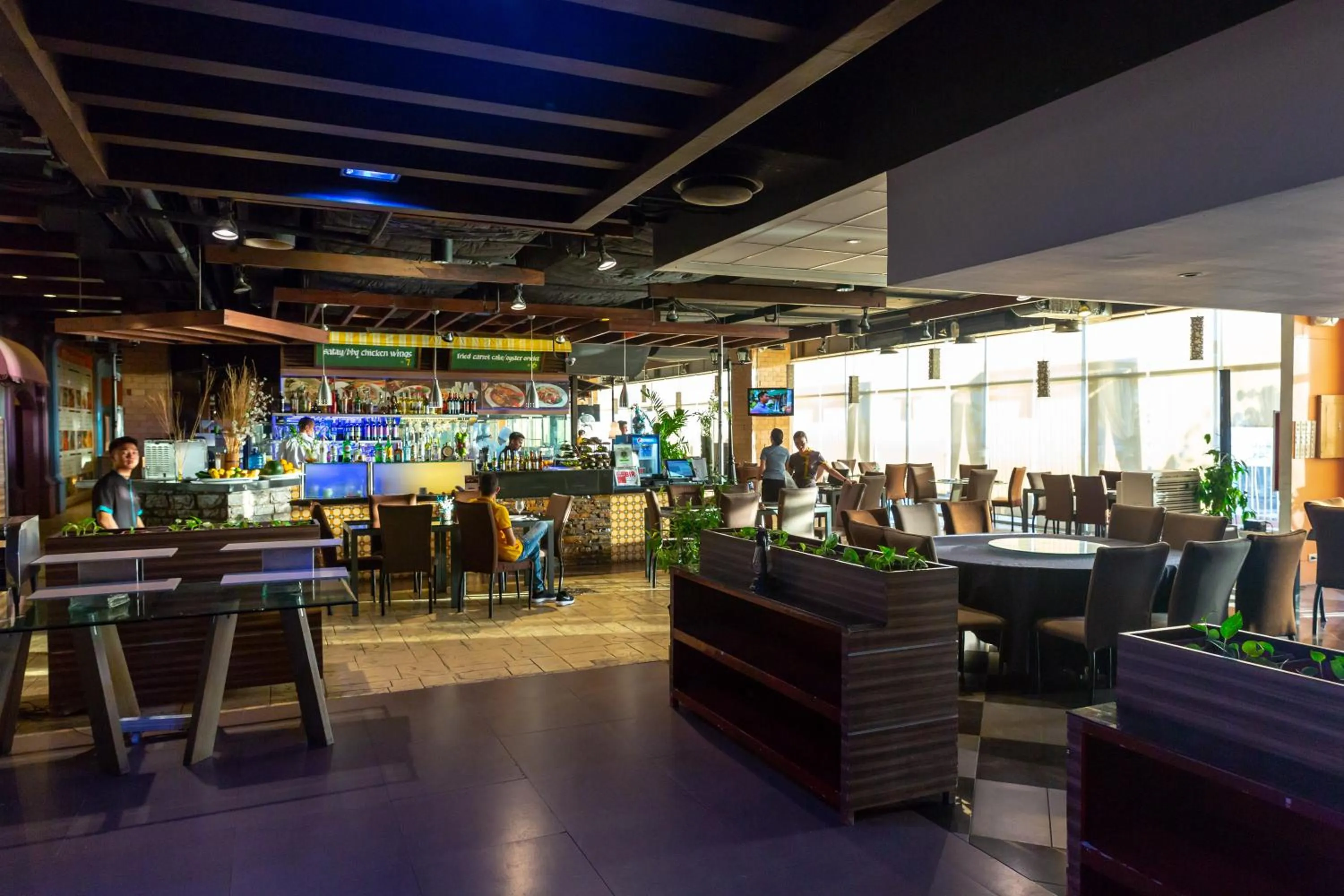 Restaurant/places to eat in Hotel H2O