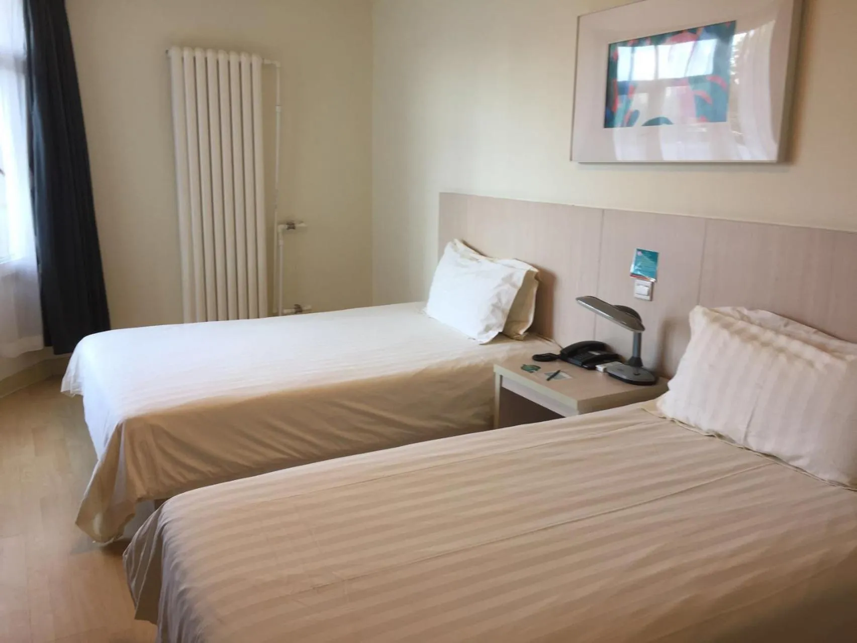 Bed in Jinjiang Inn - Beijing Changchun Street