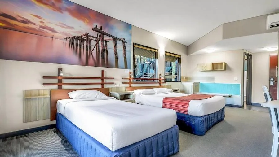 Bed in Kingfisher Bay Resort