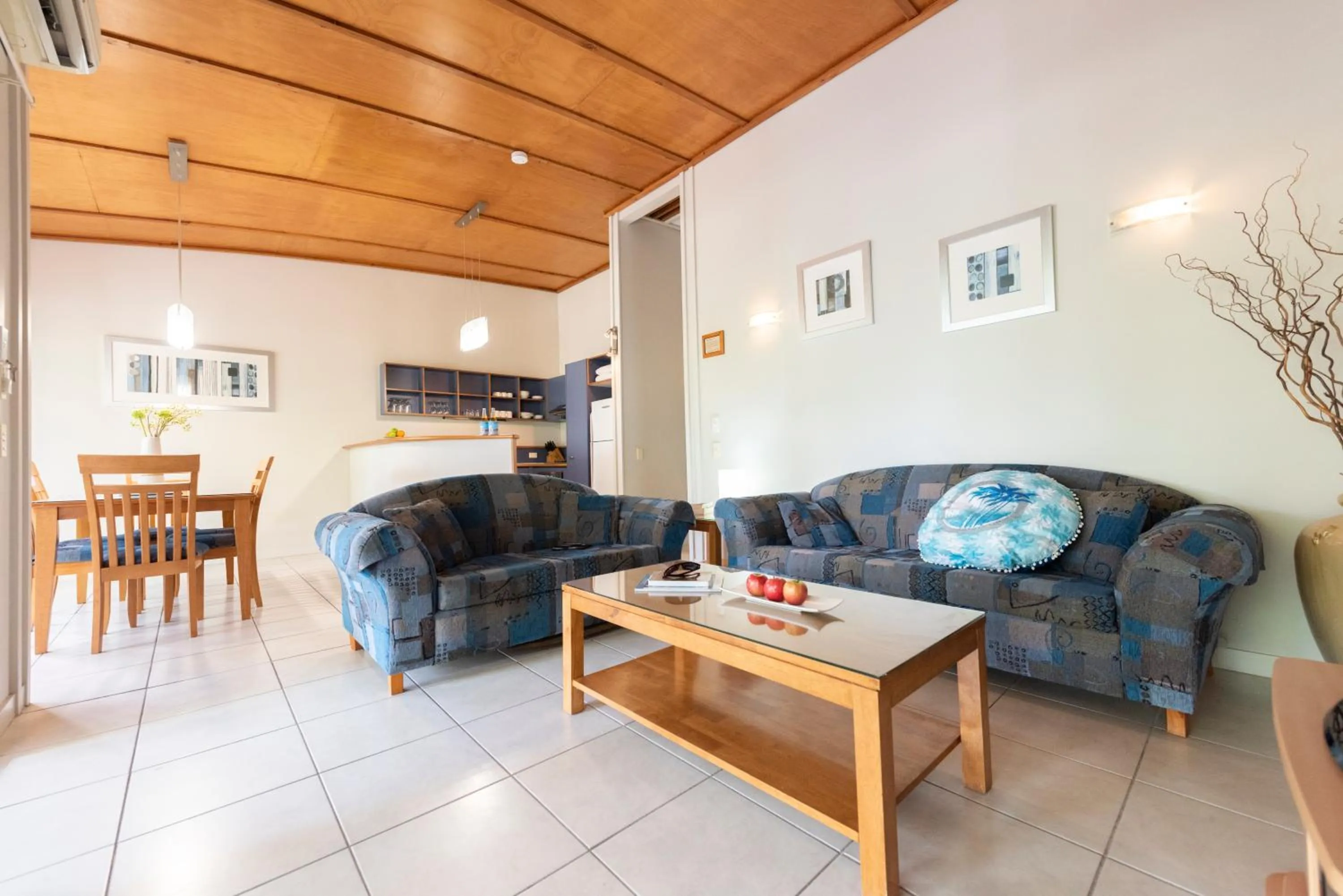 Bed in Kingfisher Bay Resort