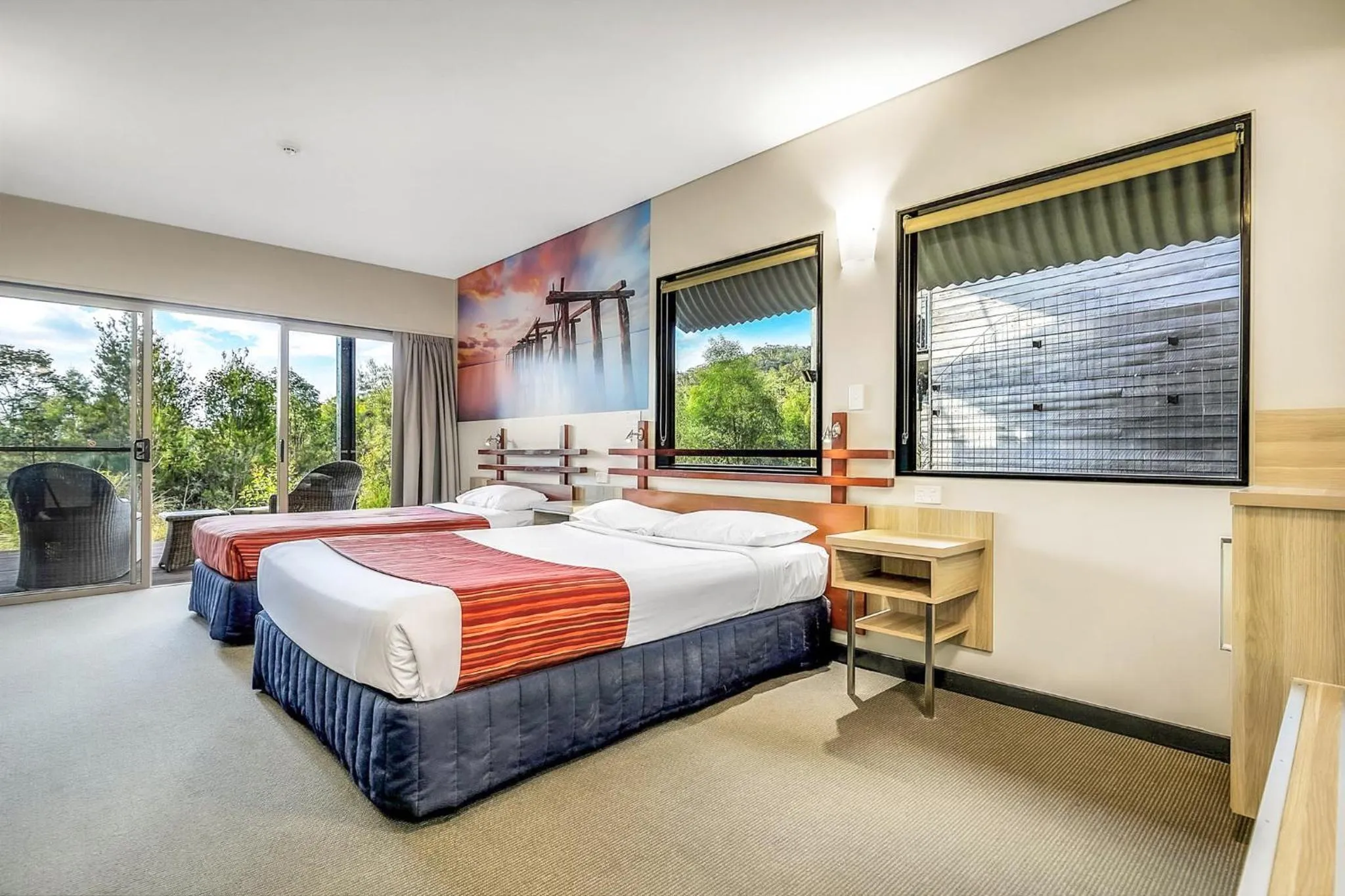 Bed in Kingfisher Bay Resort