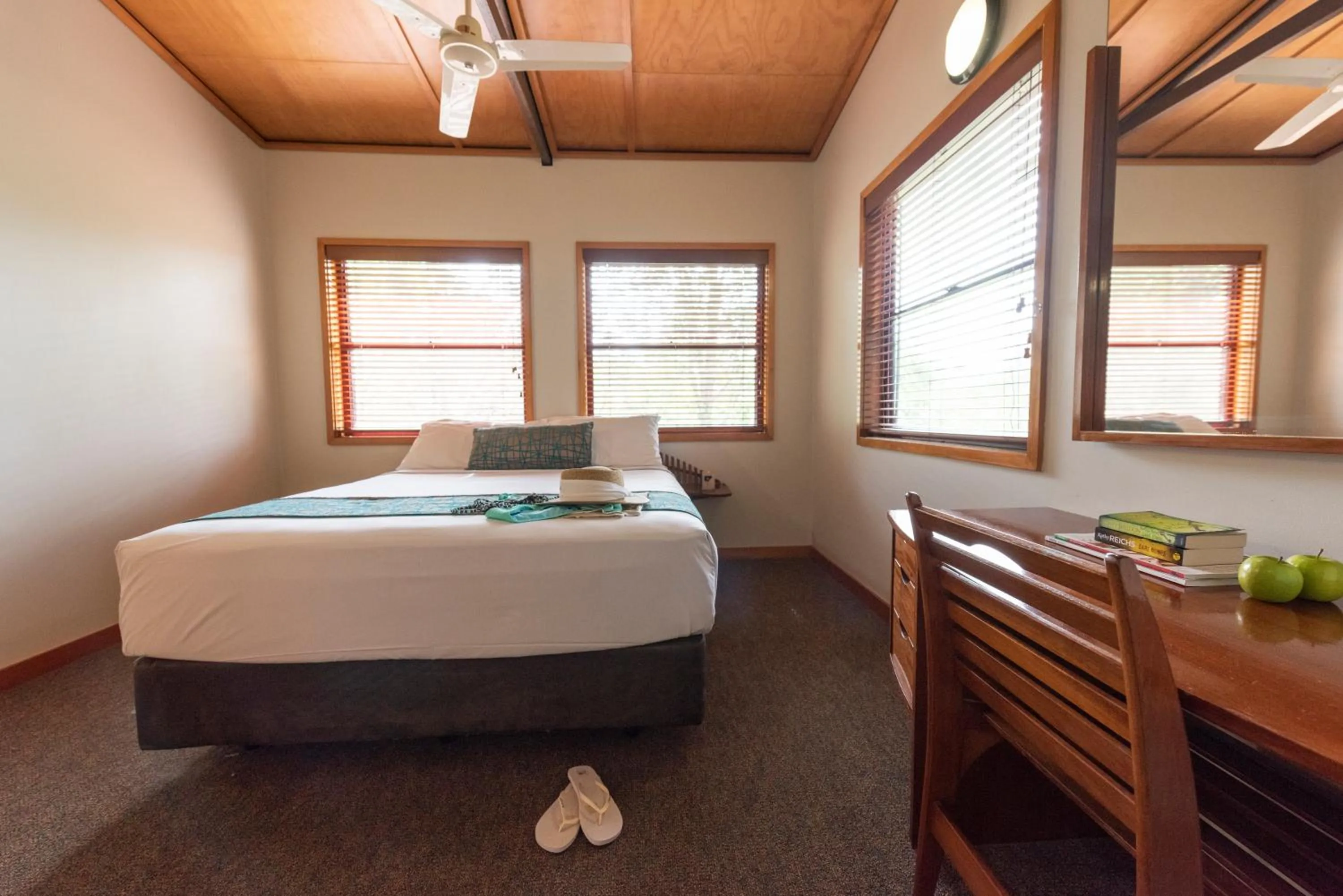 Bed in Kingfisher Bay Resort