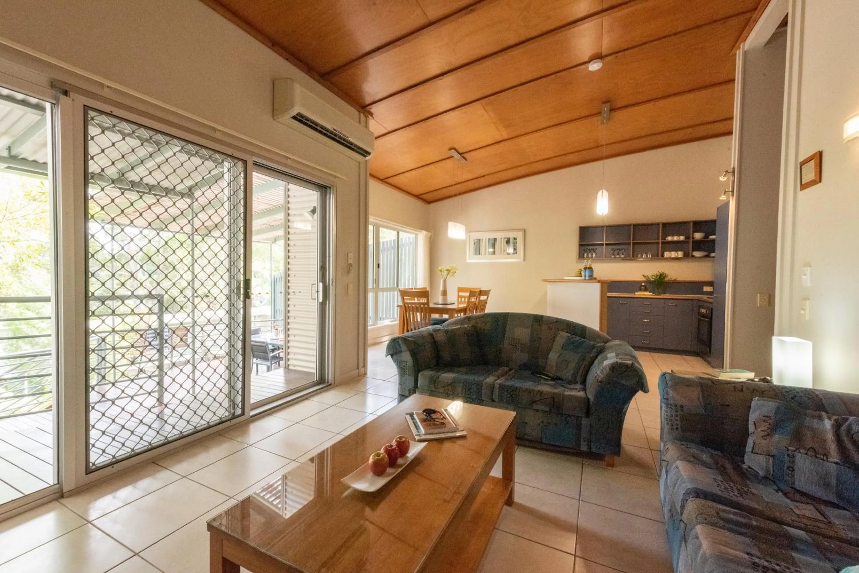 Living room in Kingfisher Bay Resort