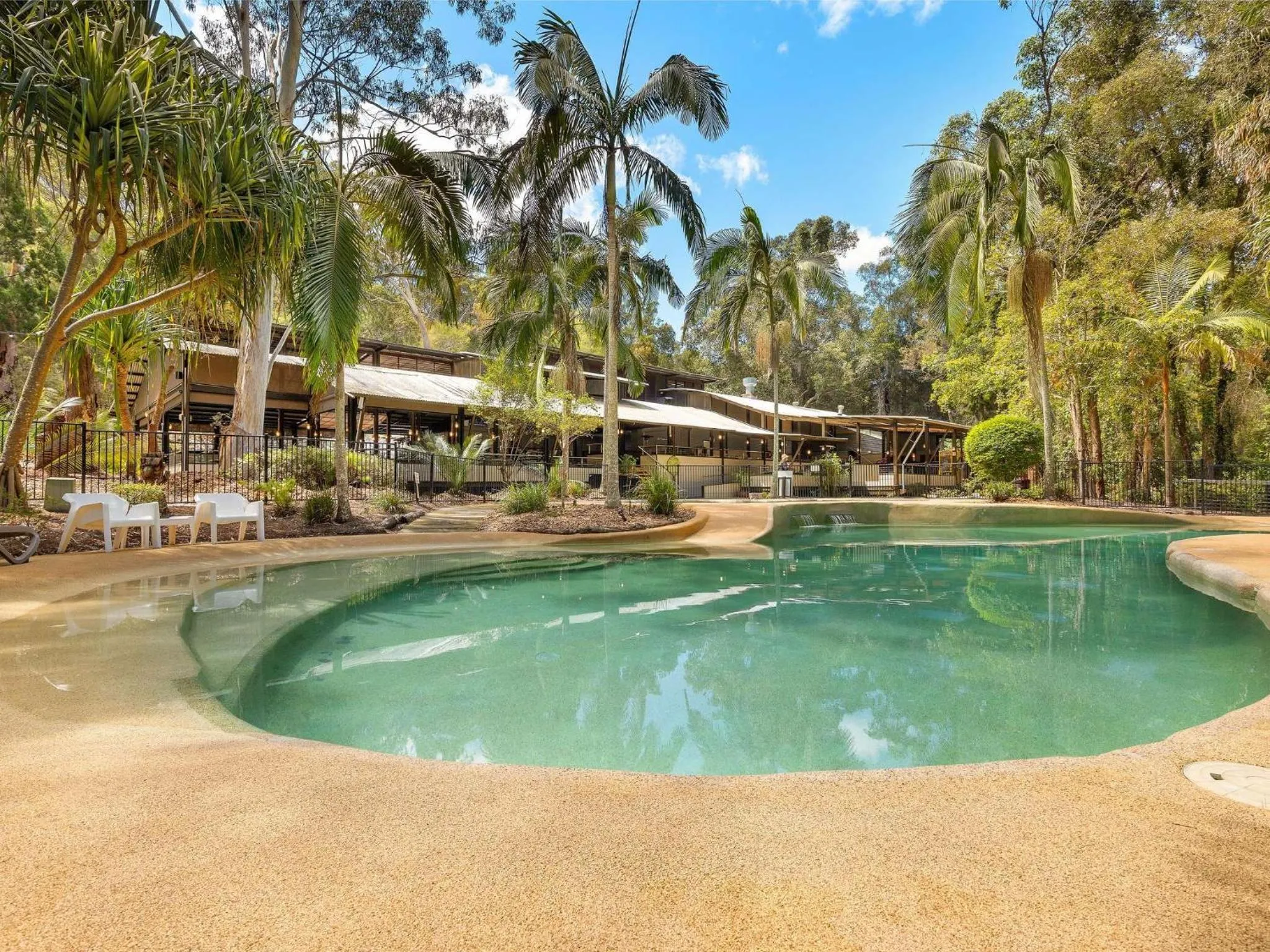 Pool view in Kingfisher Bay Resort