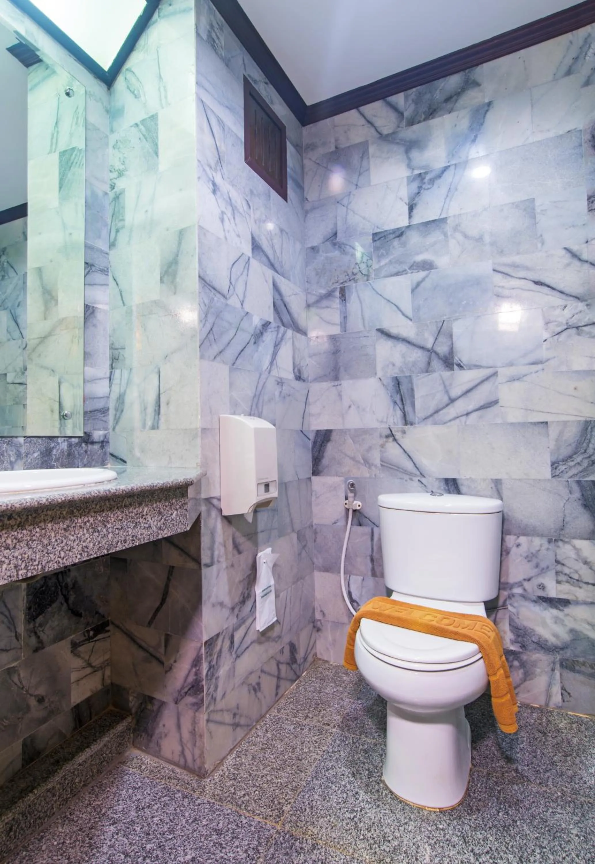 Toilet in Green House Hotel