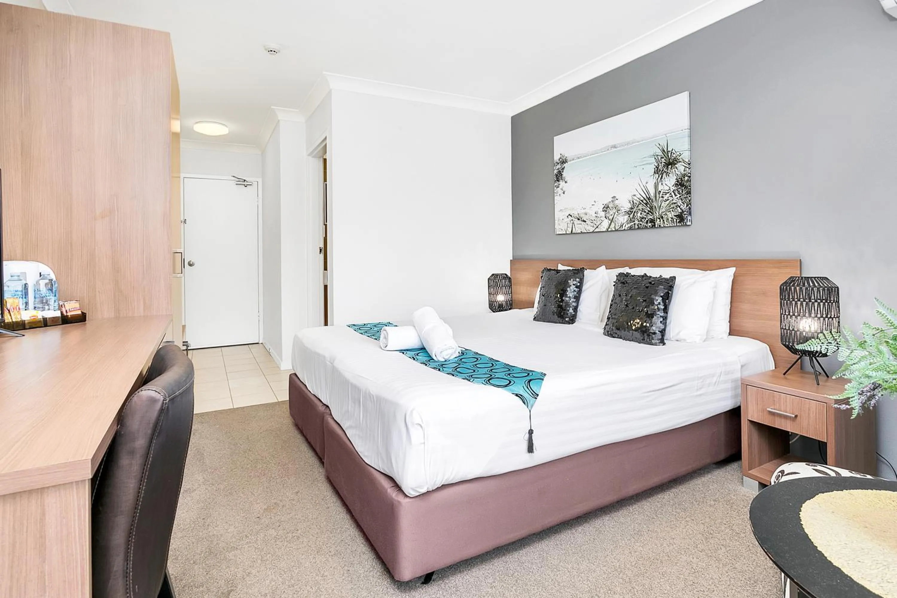 Photo of the whole room, Bed in Peninsula Nelson Bay Motel and Serviced Apartments