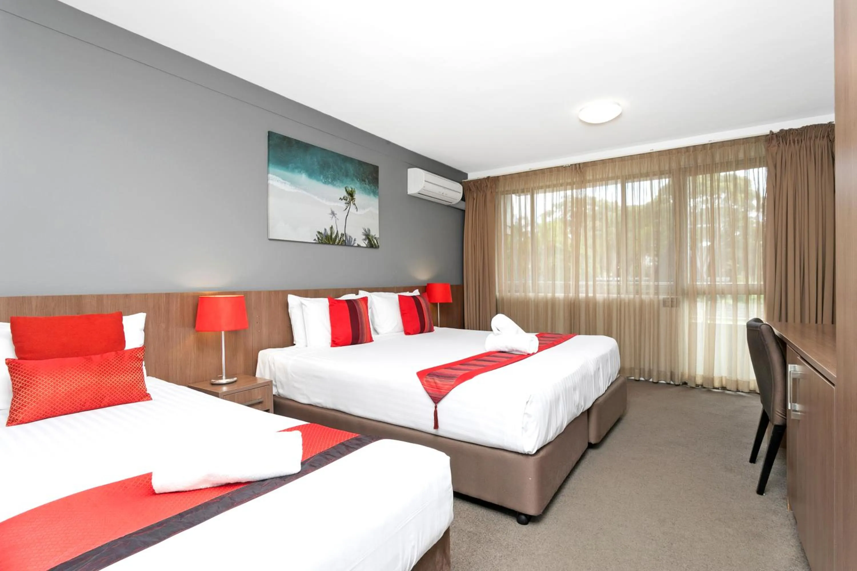 Bed in Peninsula Nelson Bay Motel and Serviced Apartments