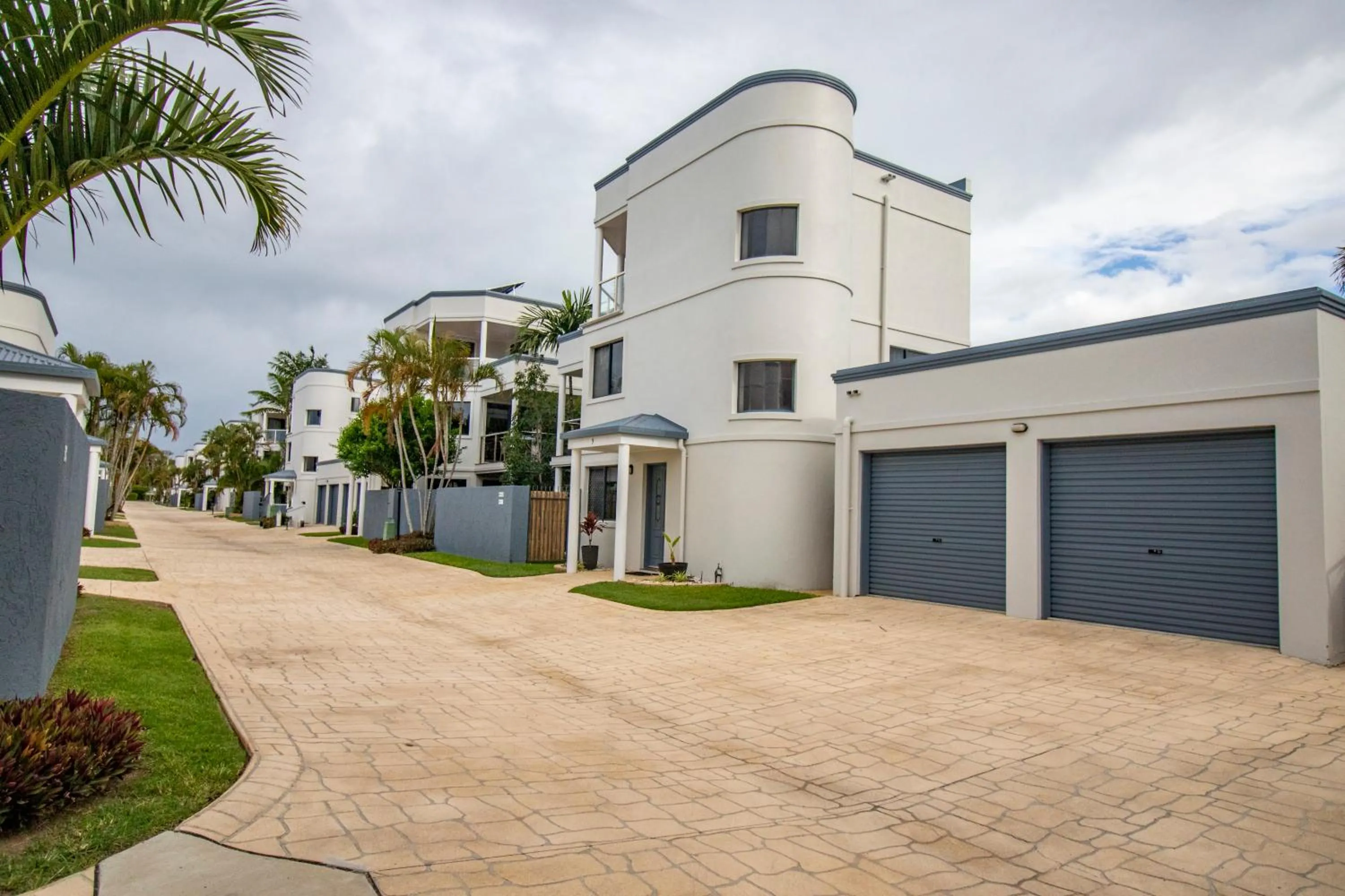 Property building in Grange Resort Hervey Bay