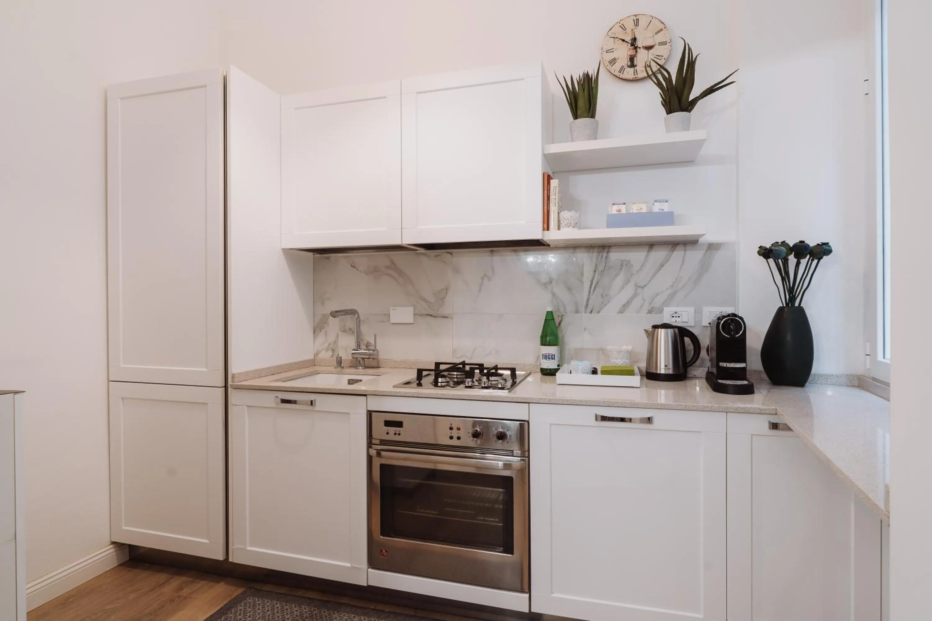 Coffee/tea facilities in Rooms Genova dei Rolli