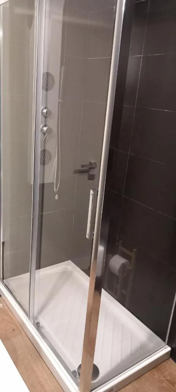 Shower in Rome Unique Monti Colosseum