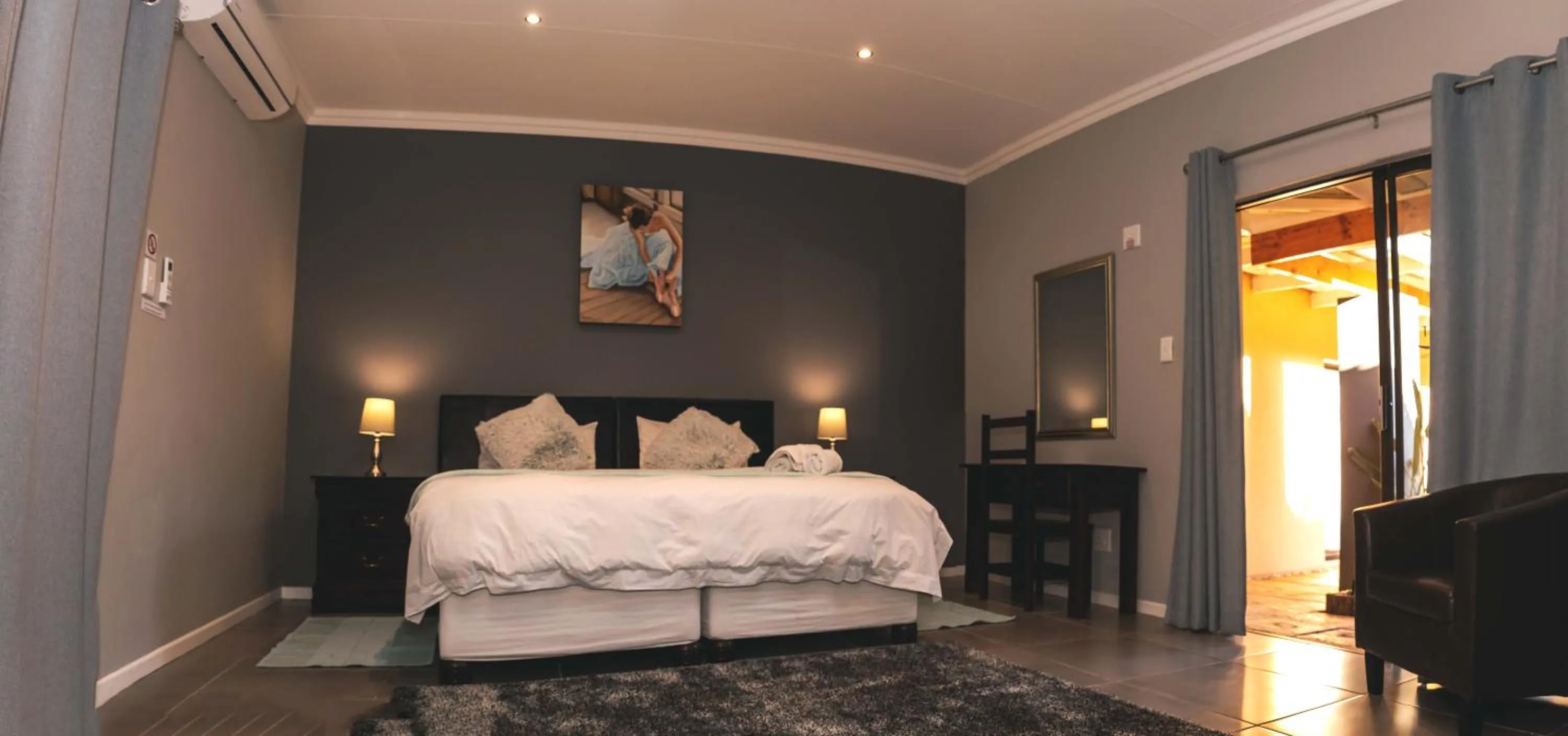 Photo of the whole room, Bed in Be My Guest