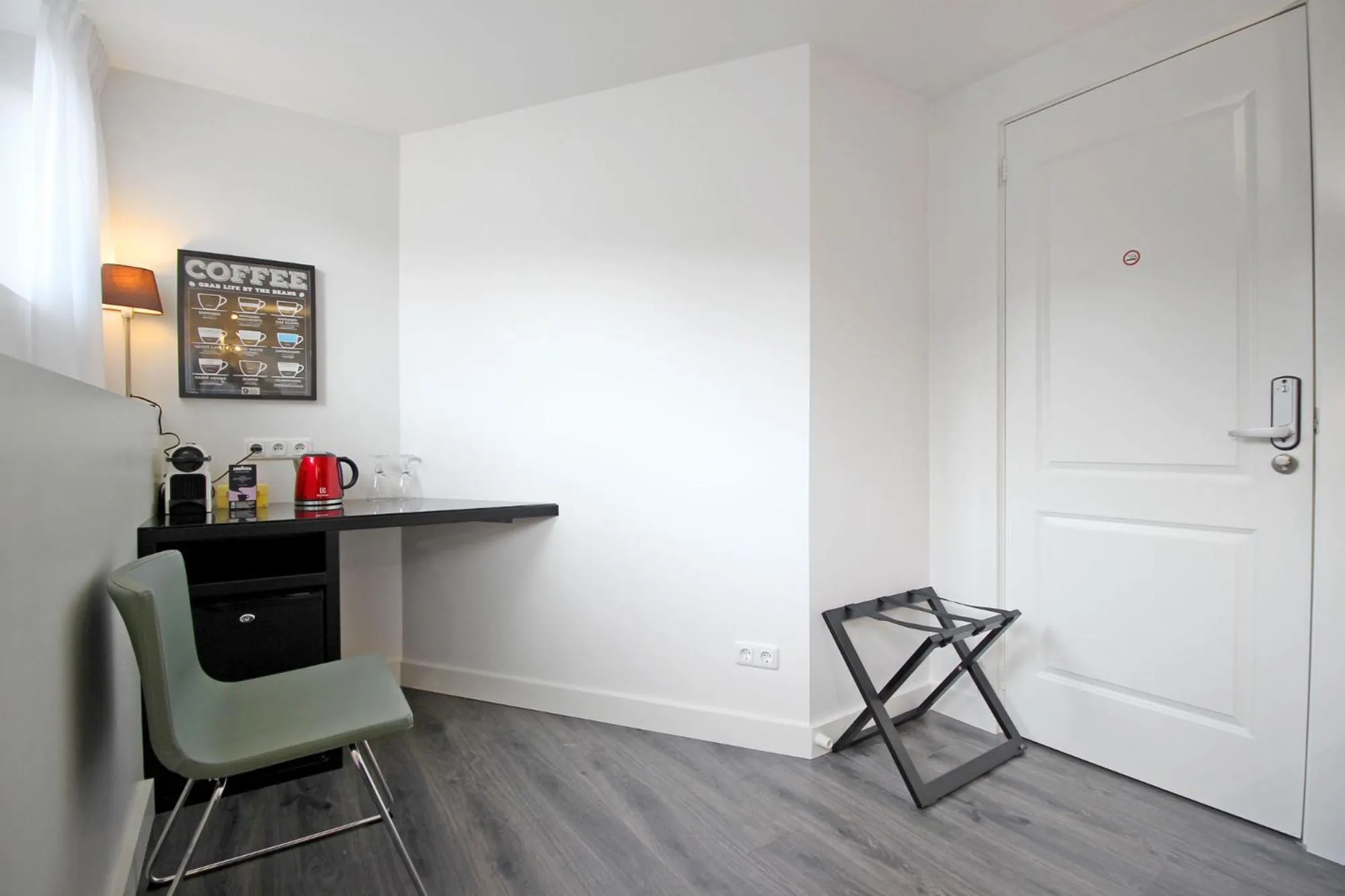 Coffee/tea facilities in Guesthouse Prinsencanal 1