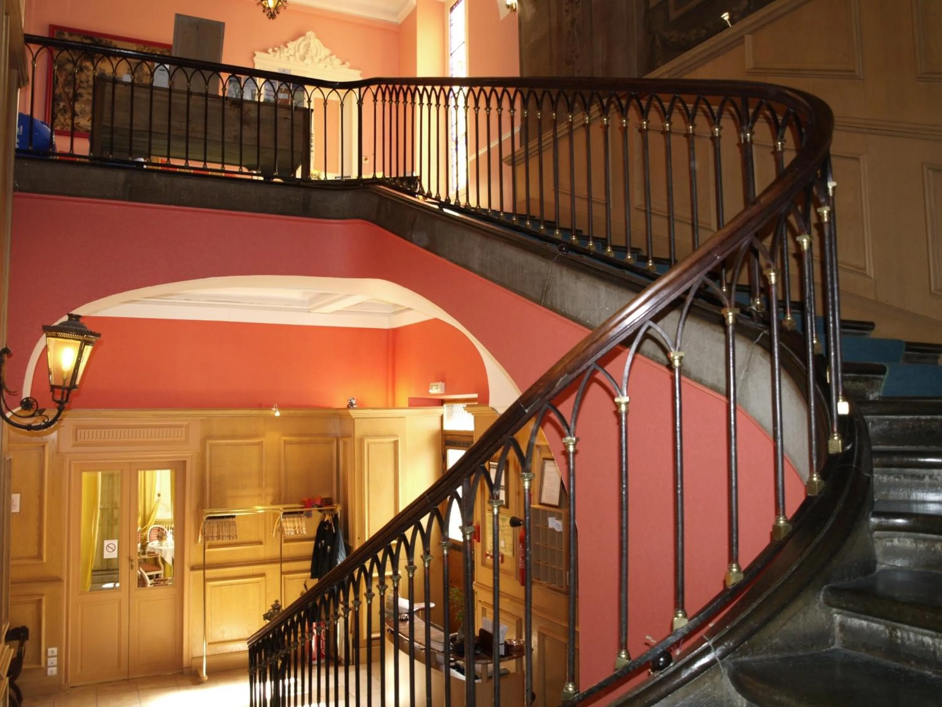 Decorative detail in Hotel Moderne Et Pigeon