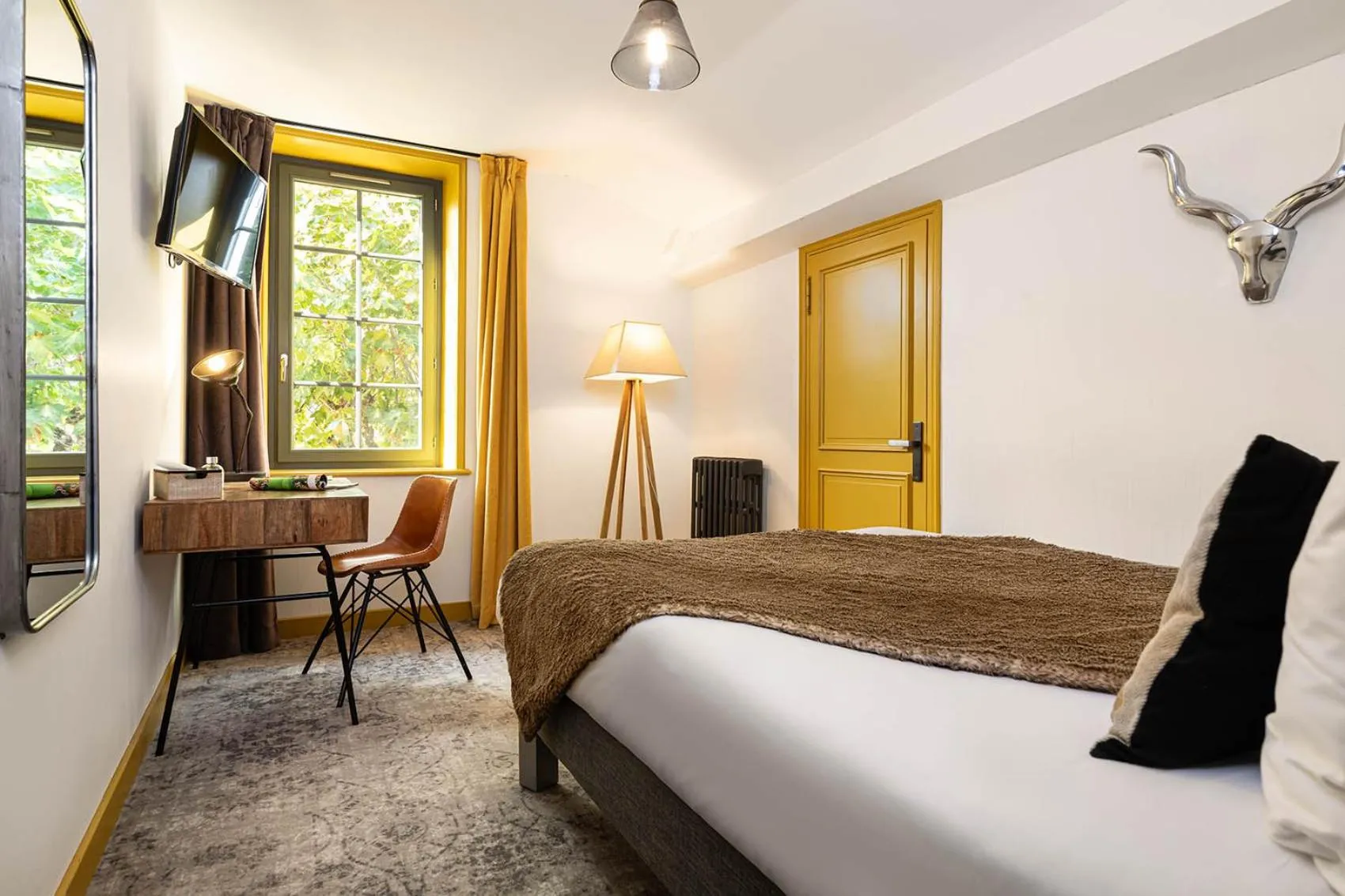 Bed in Contact Hôtels Le Savigny & Spa