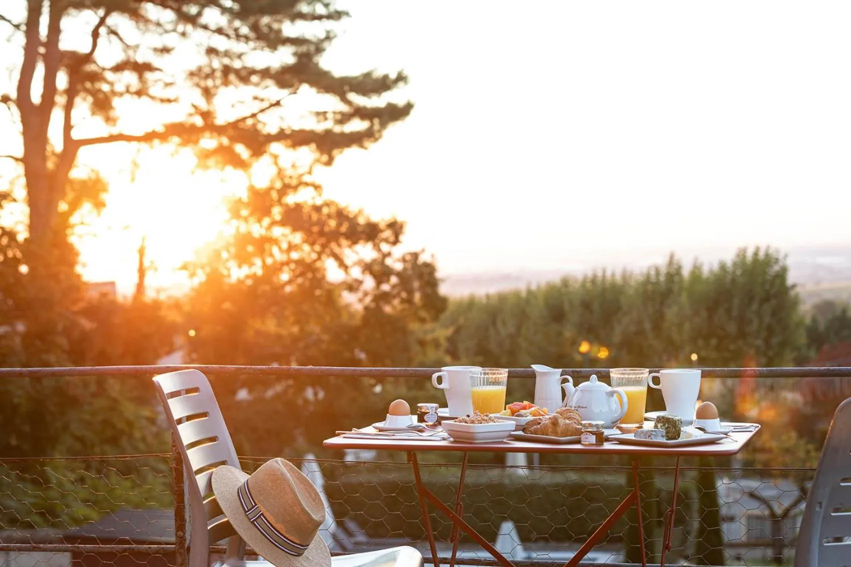 Breakfast in Contact Hôtels Le Savigny & Spa