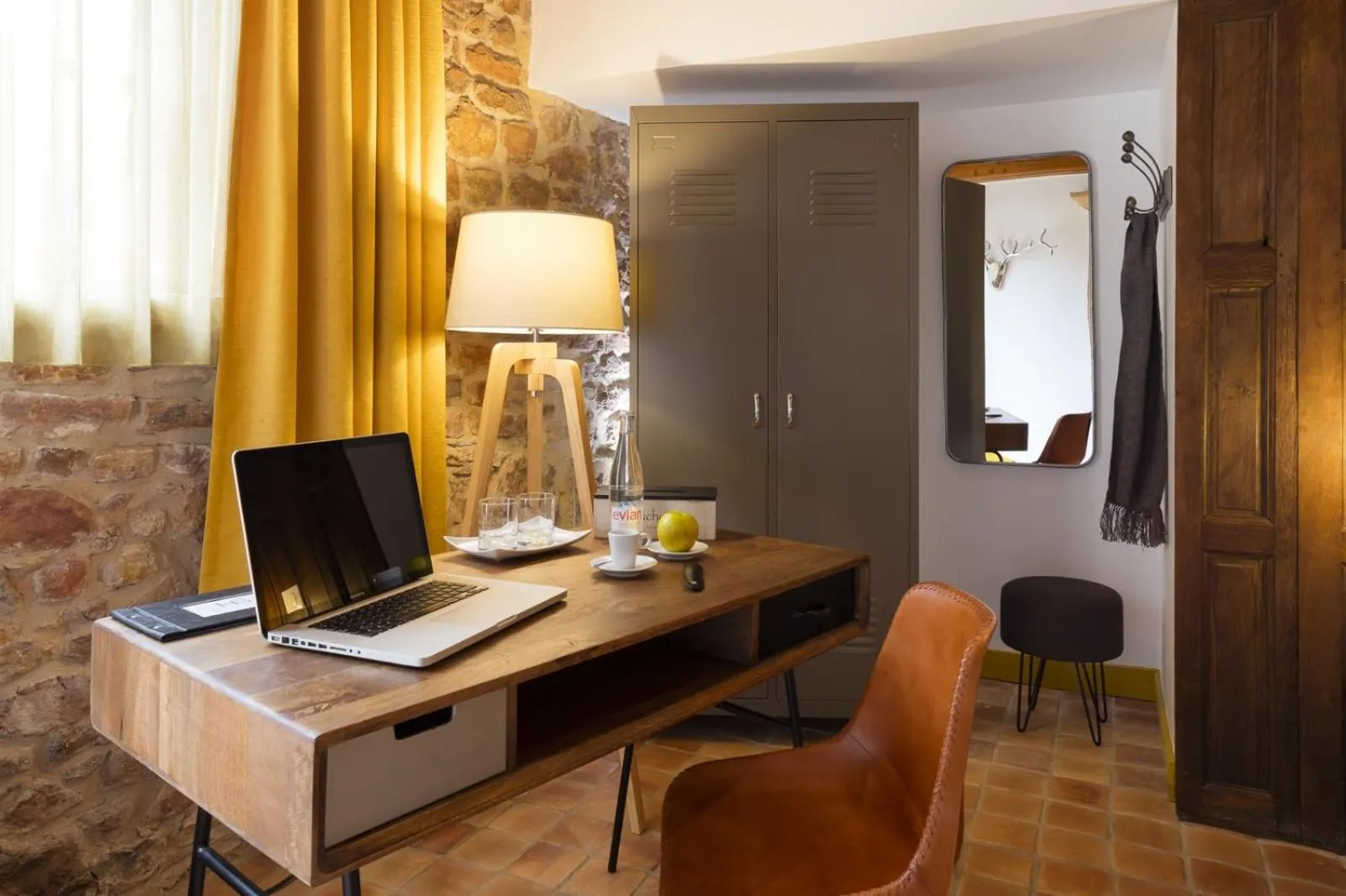 Seating area in Contact Hôtels Le Savigny & Spa