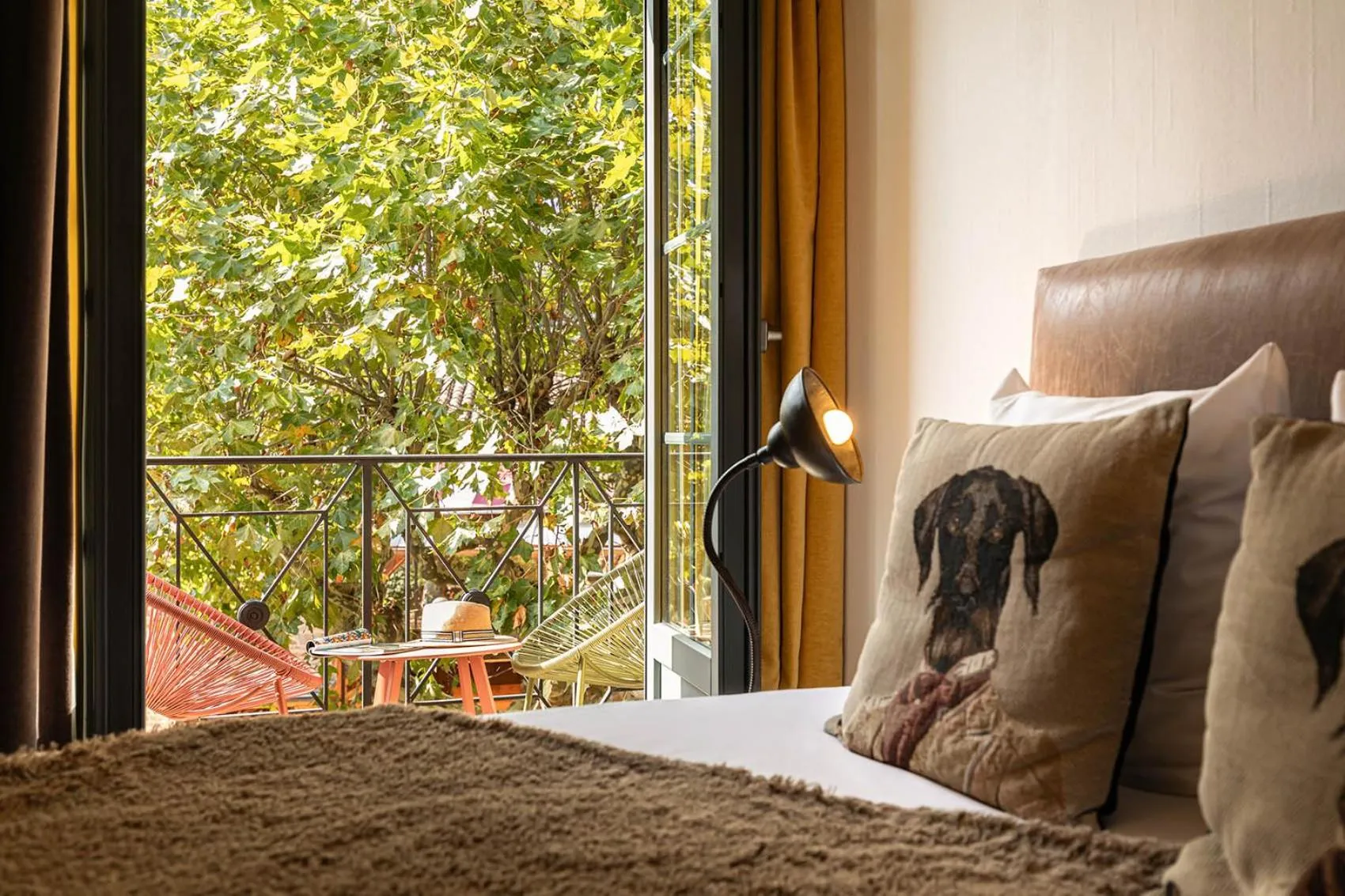 Garden view, Bed in Contact Hôtels Le Savigny & Spa