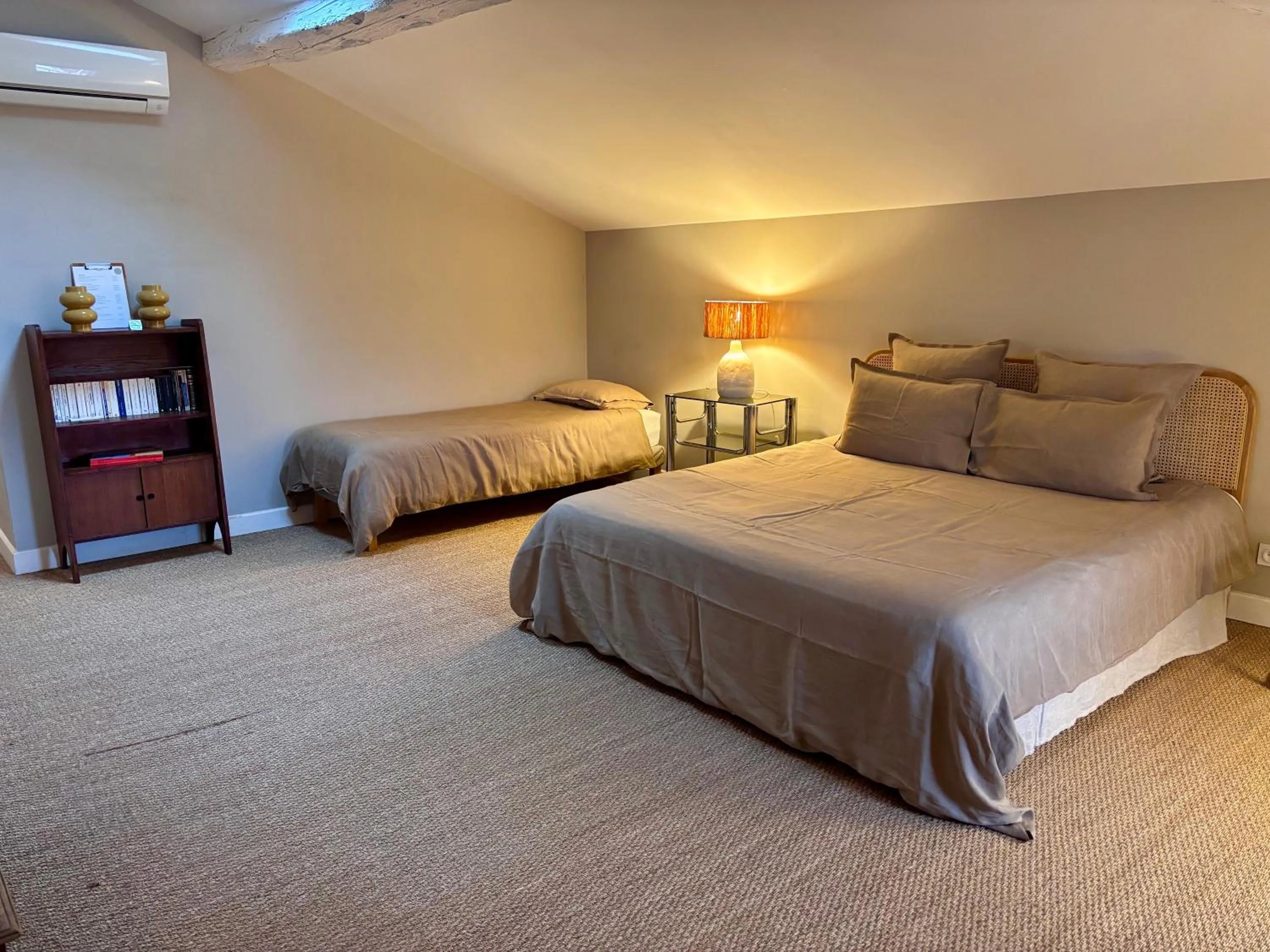 Bedroom, Bed in Merci Papa Merci Maman