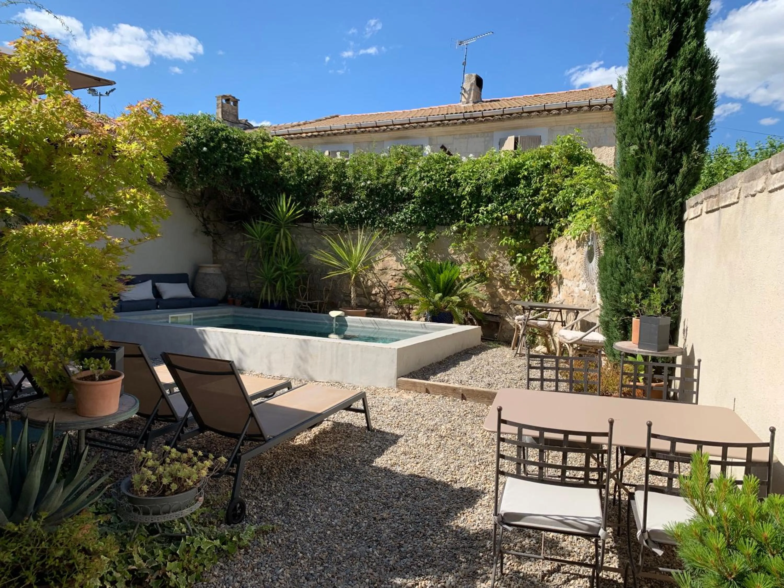 Garden in Merci Papa Merci Maman