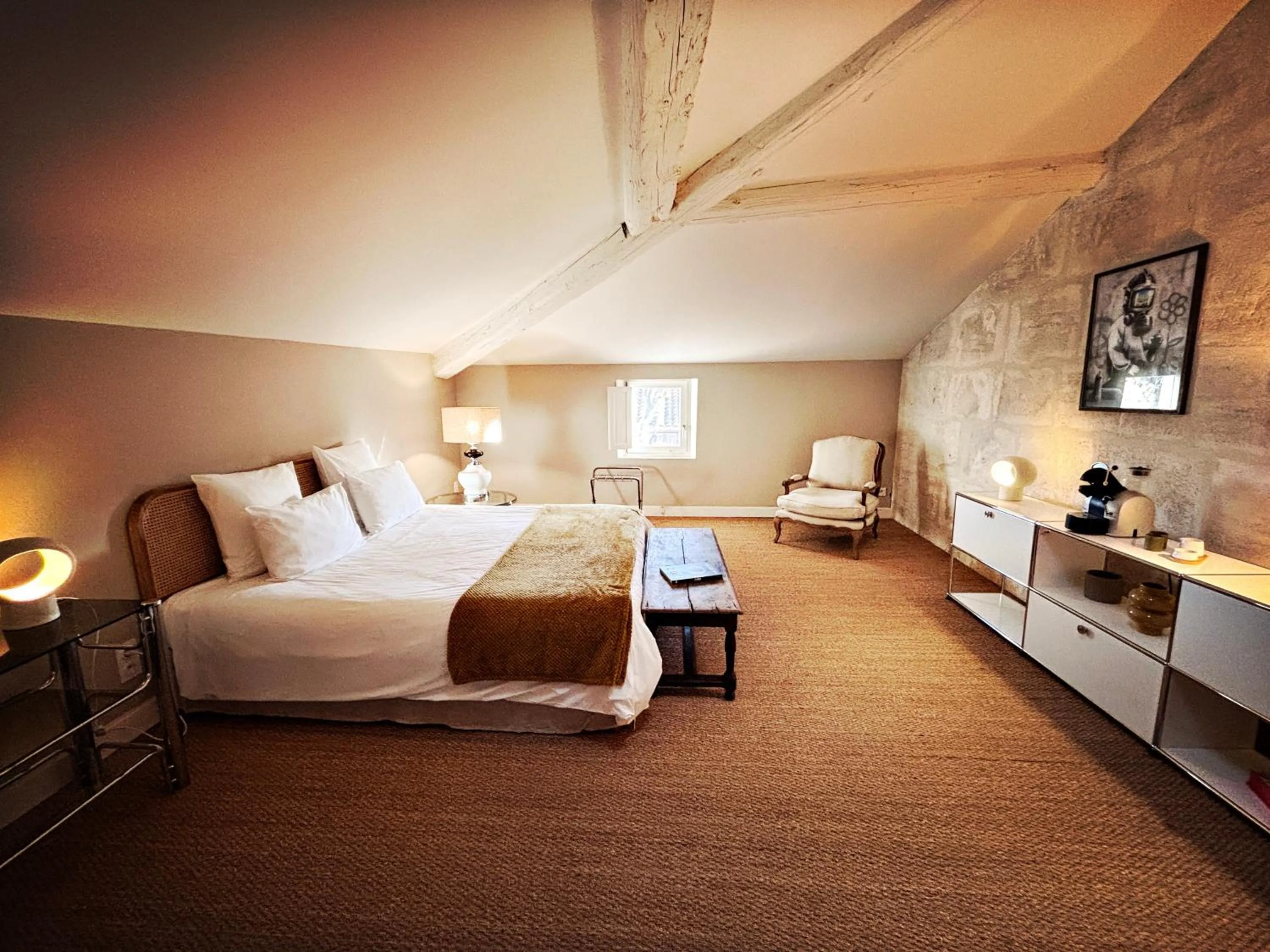 Bedroom, Bed in Merci Papa Merci Maman