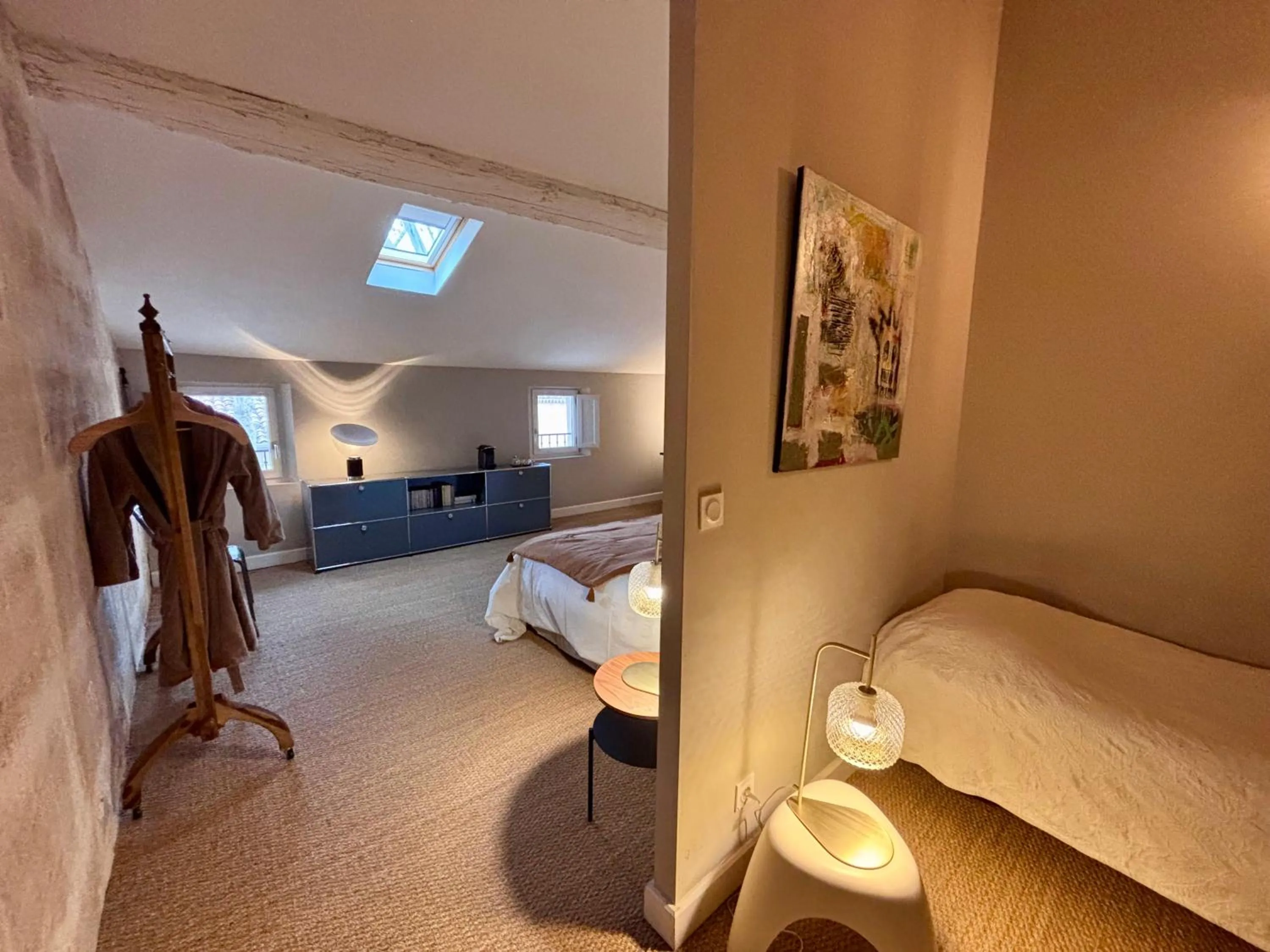 Bedroom, Bed in Merci Papa Merci Maman