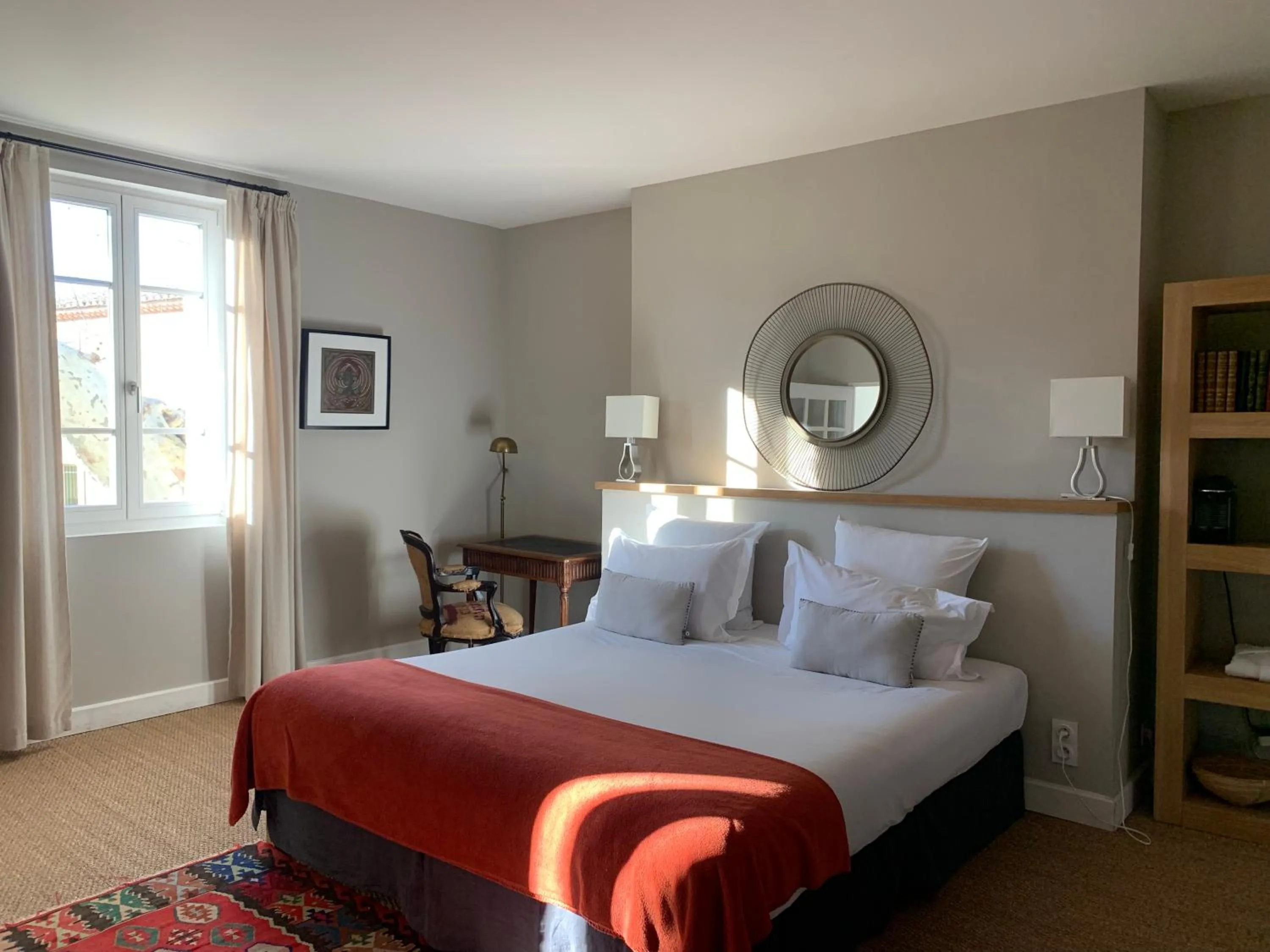 Deluxe King Room in Merci Papa Merci Maman