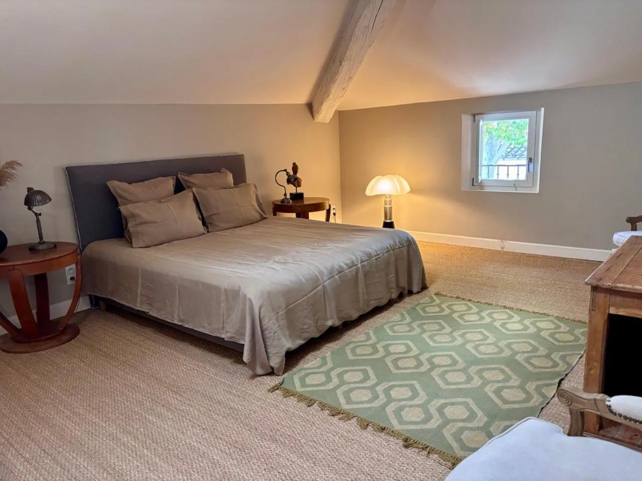 Bedroom, Bed in Merci Papa Merci Maman