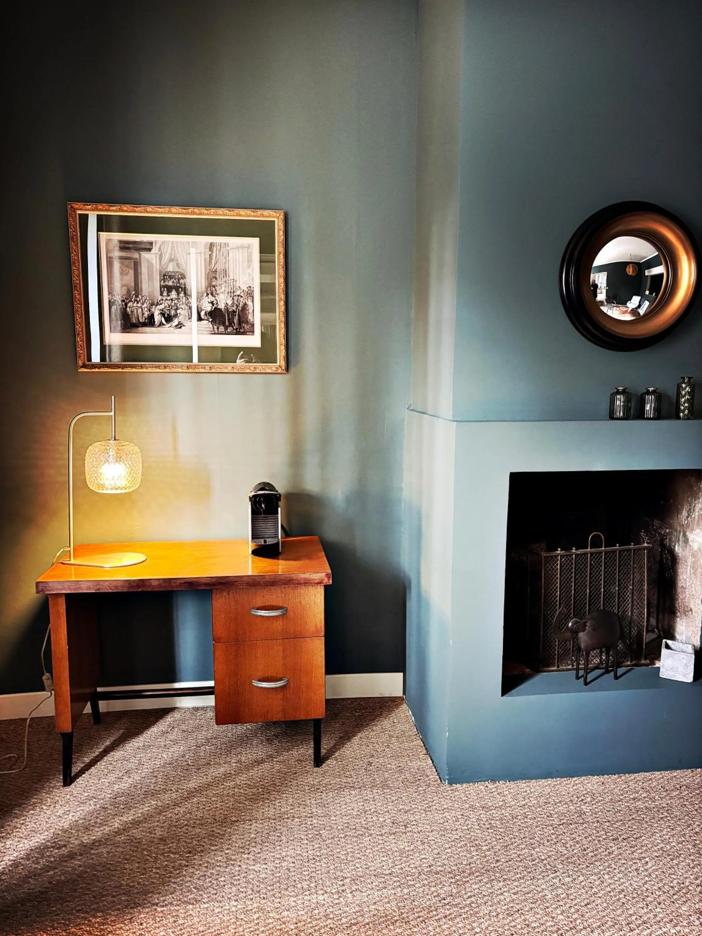 Seating area in Merci Papa Merci Maman