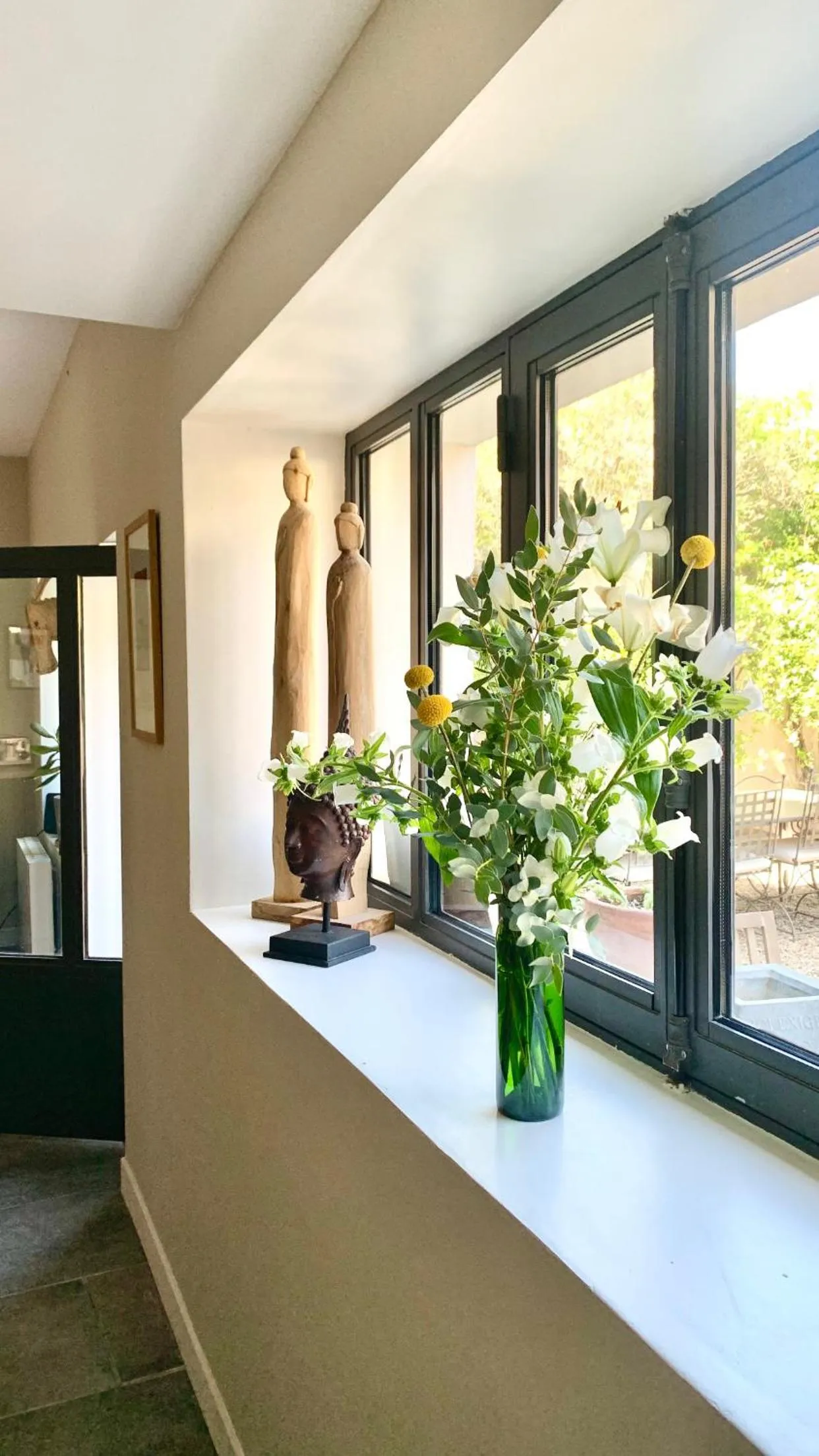 Seating area in Merci Papa Merci Maman