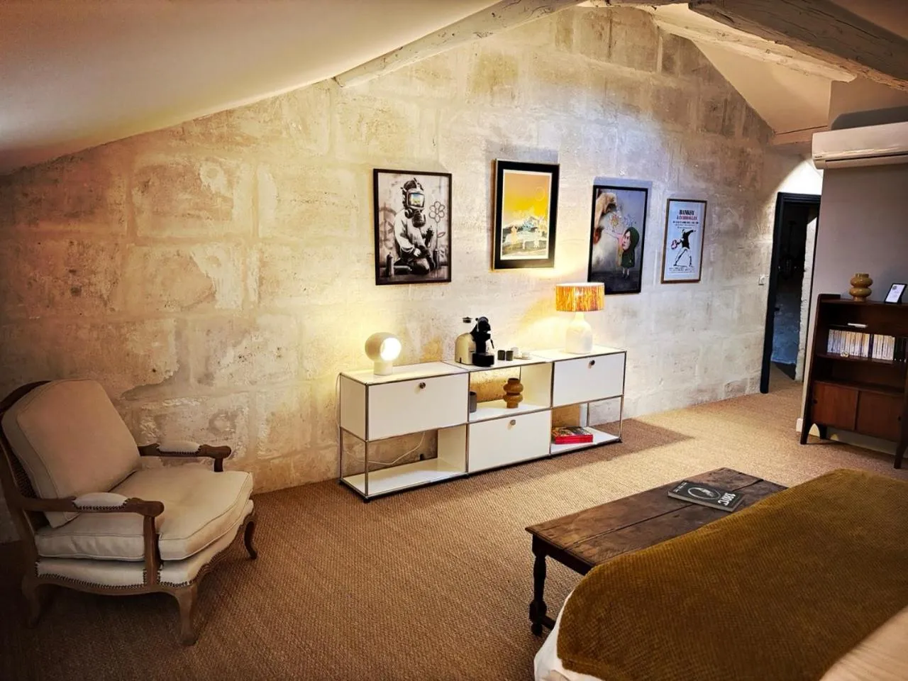 Bedroom in Merci Papa Merci Maman