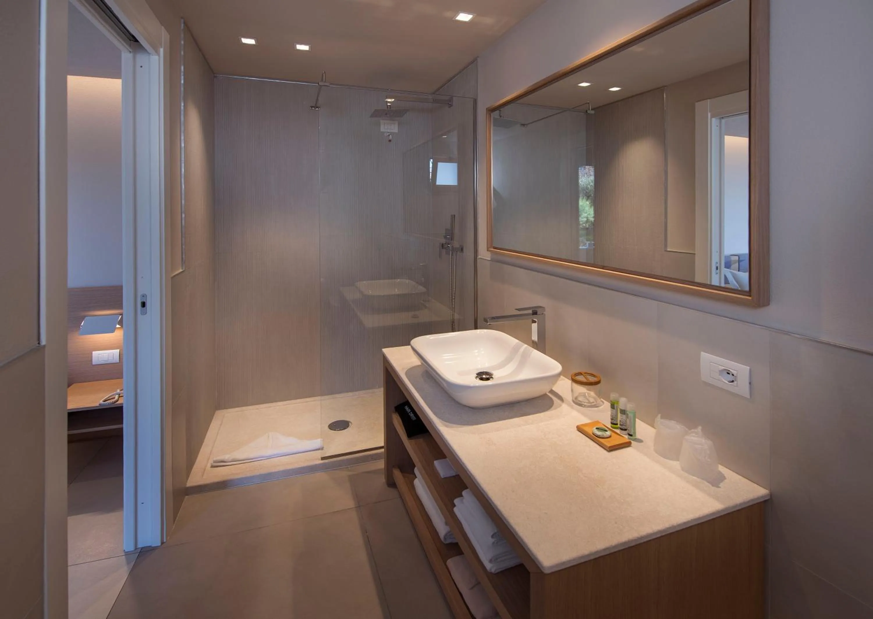 Shower in Domu Simius Life Style Hotel