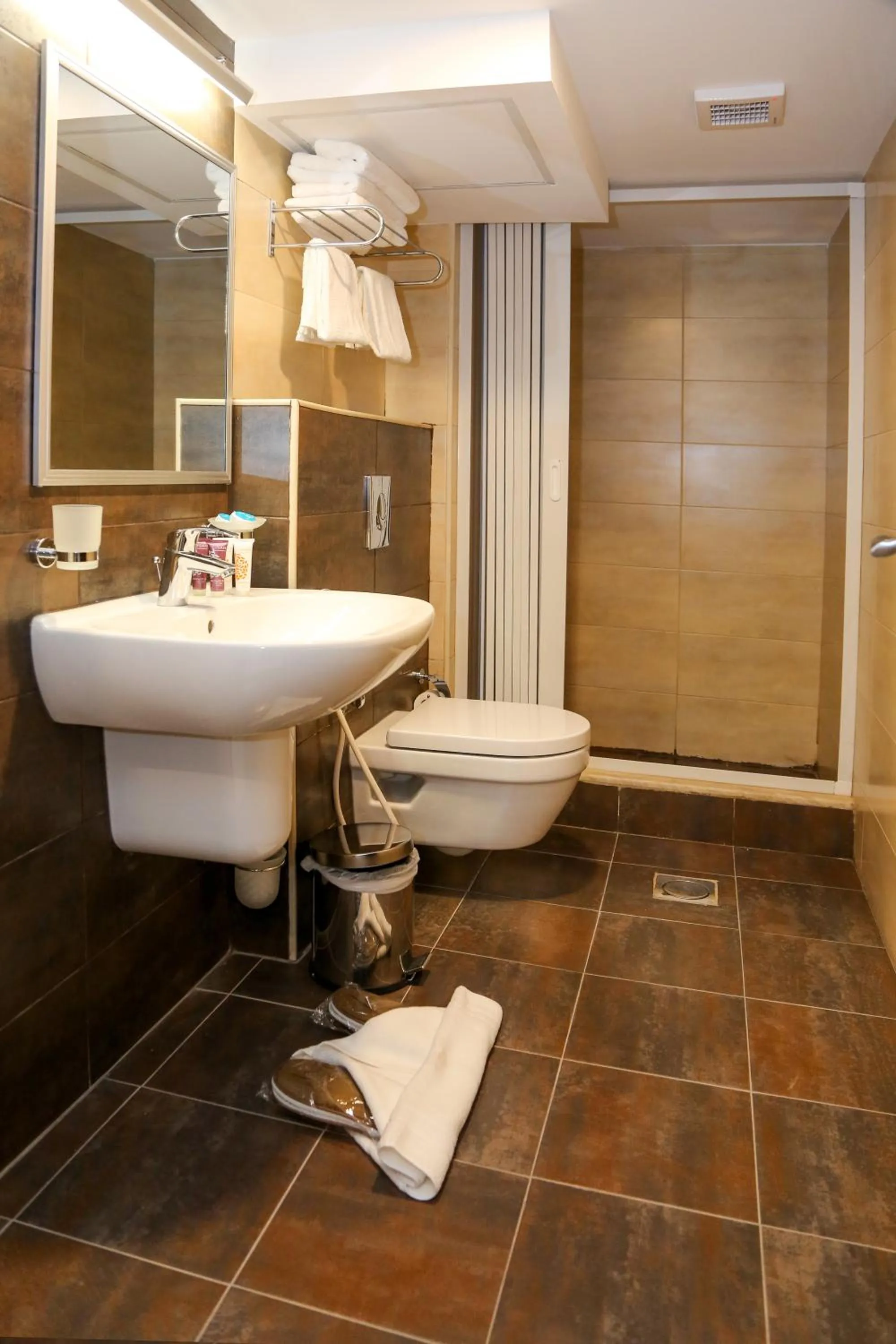 Bathroom in City Tower Hotel