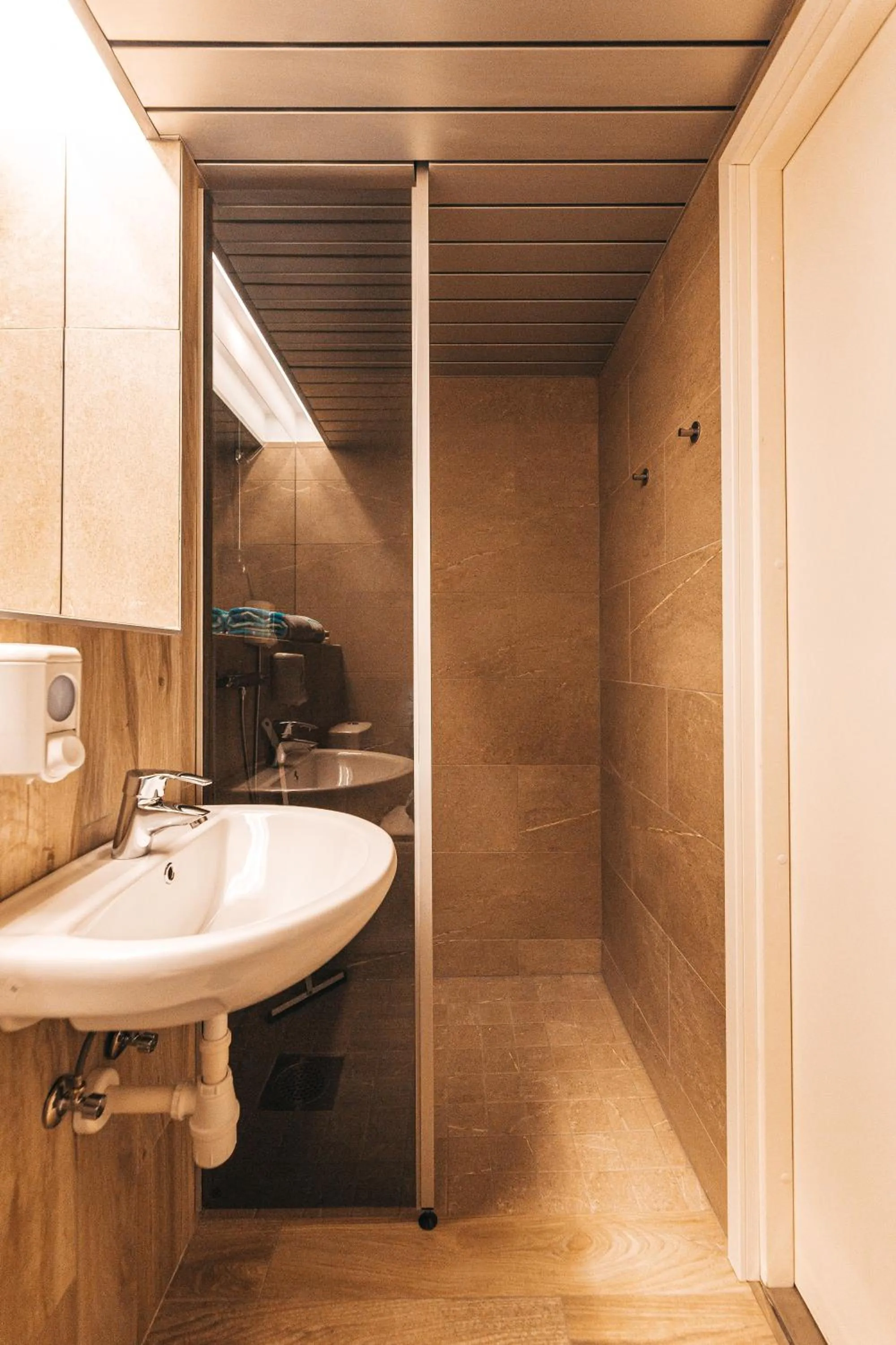 Shower in Go Hotel Shnelli