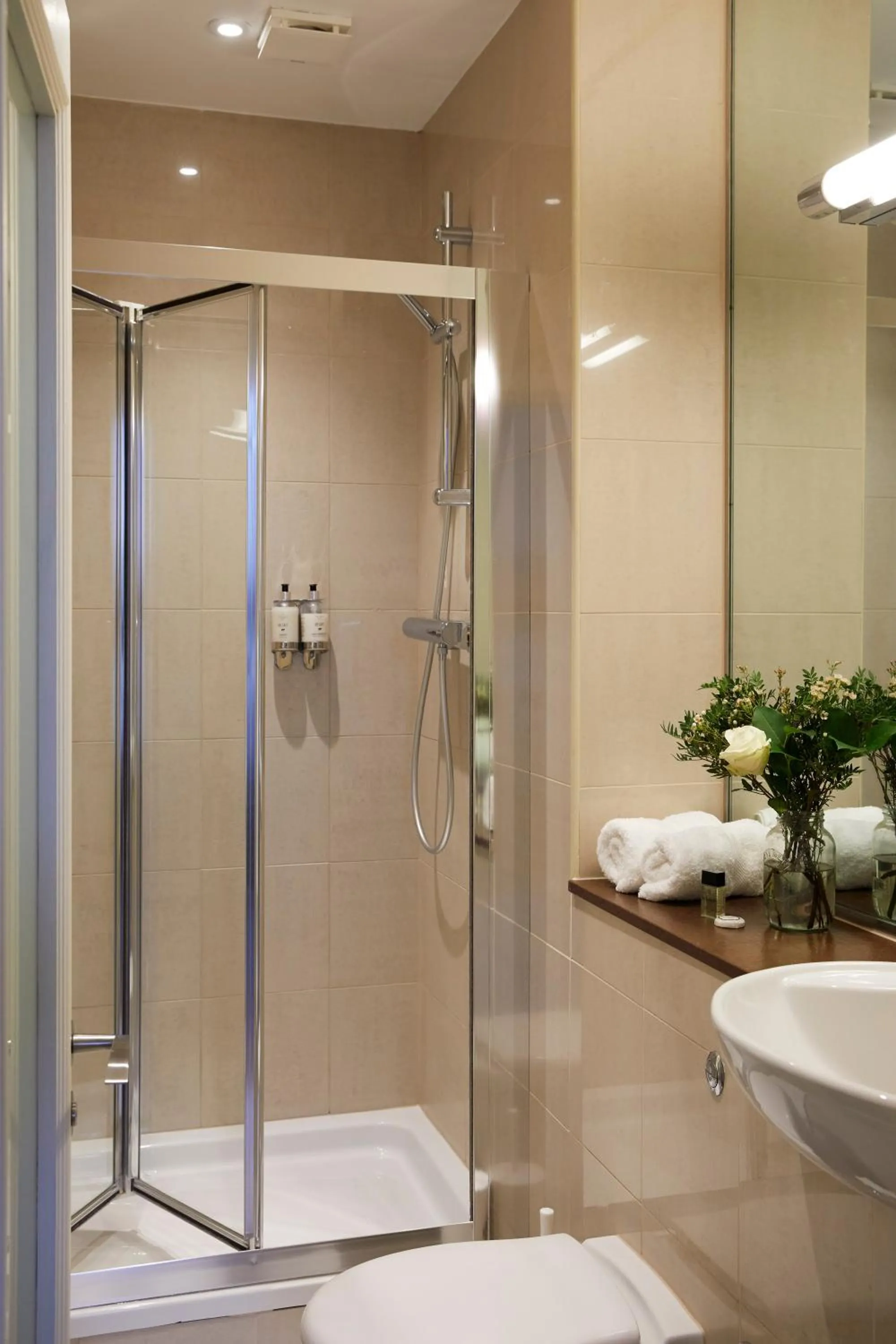 Shower in Hertford House