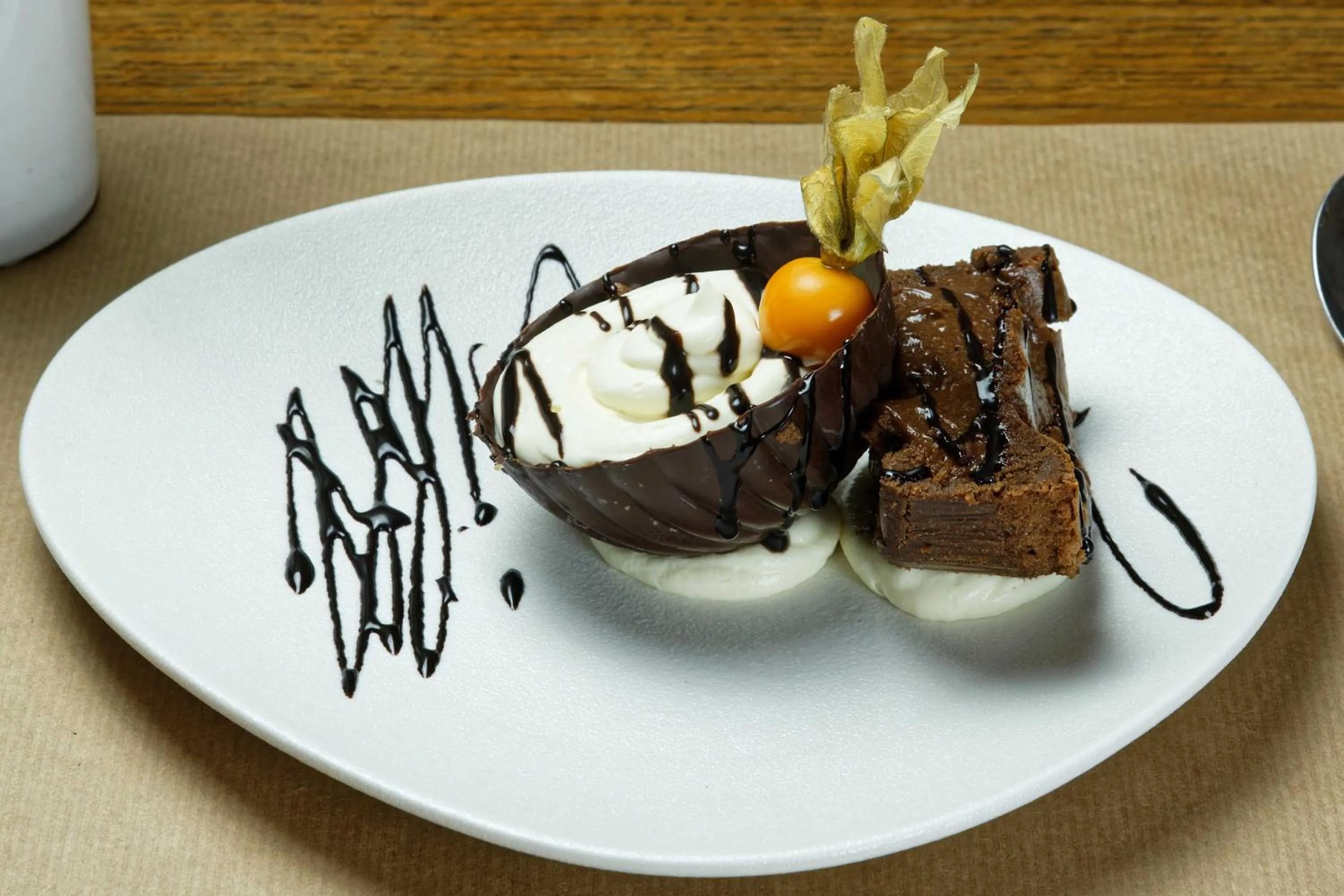 Food close-up in Contact Hôtel du Commerce et son restaurant Côte à Côte