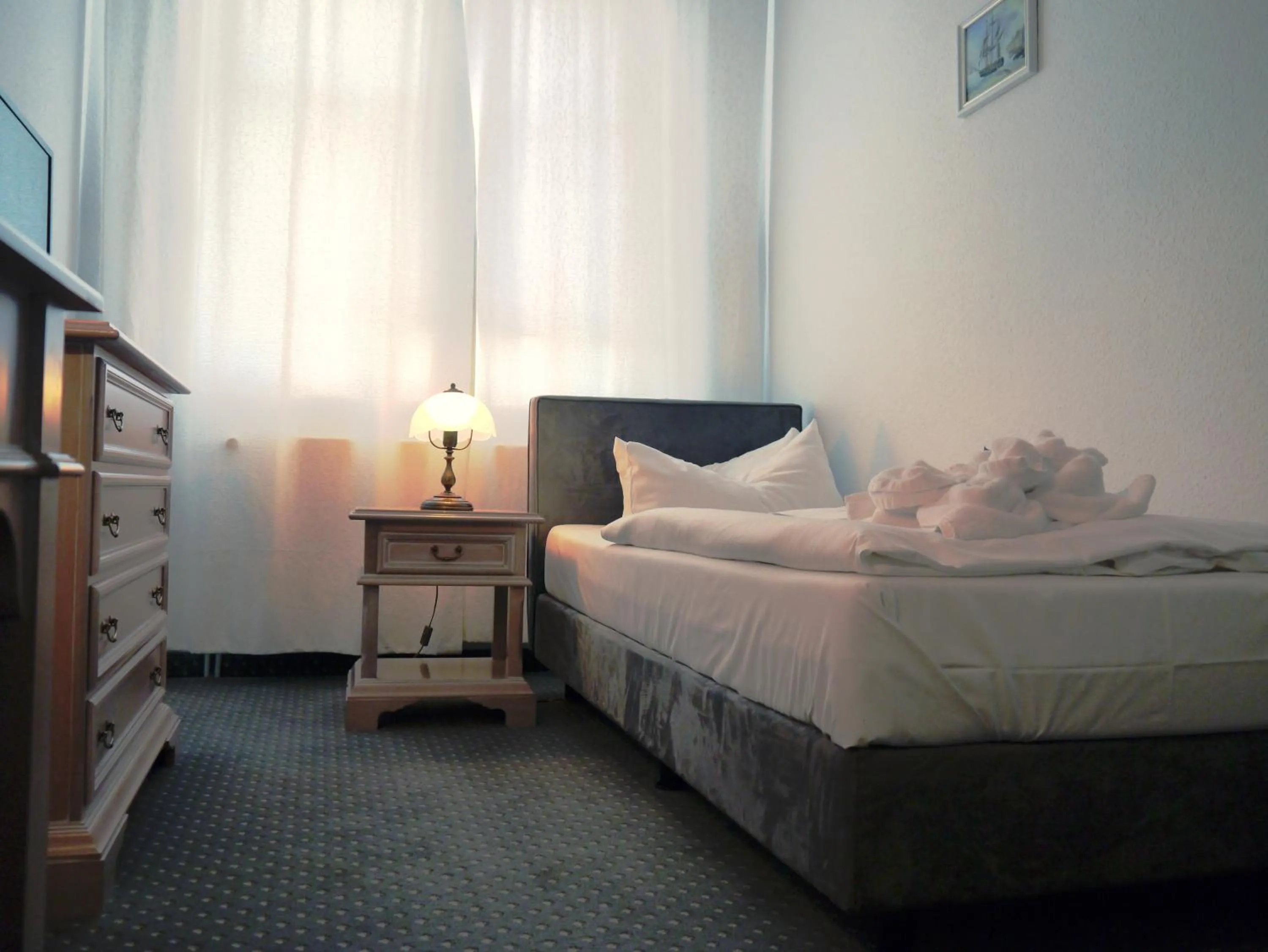 Photo of the whole room, Bed in Hotel Esplanade Garni