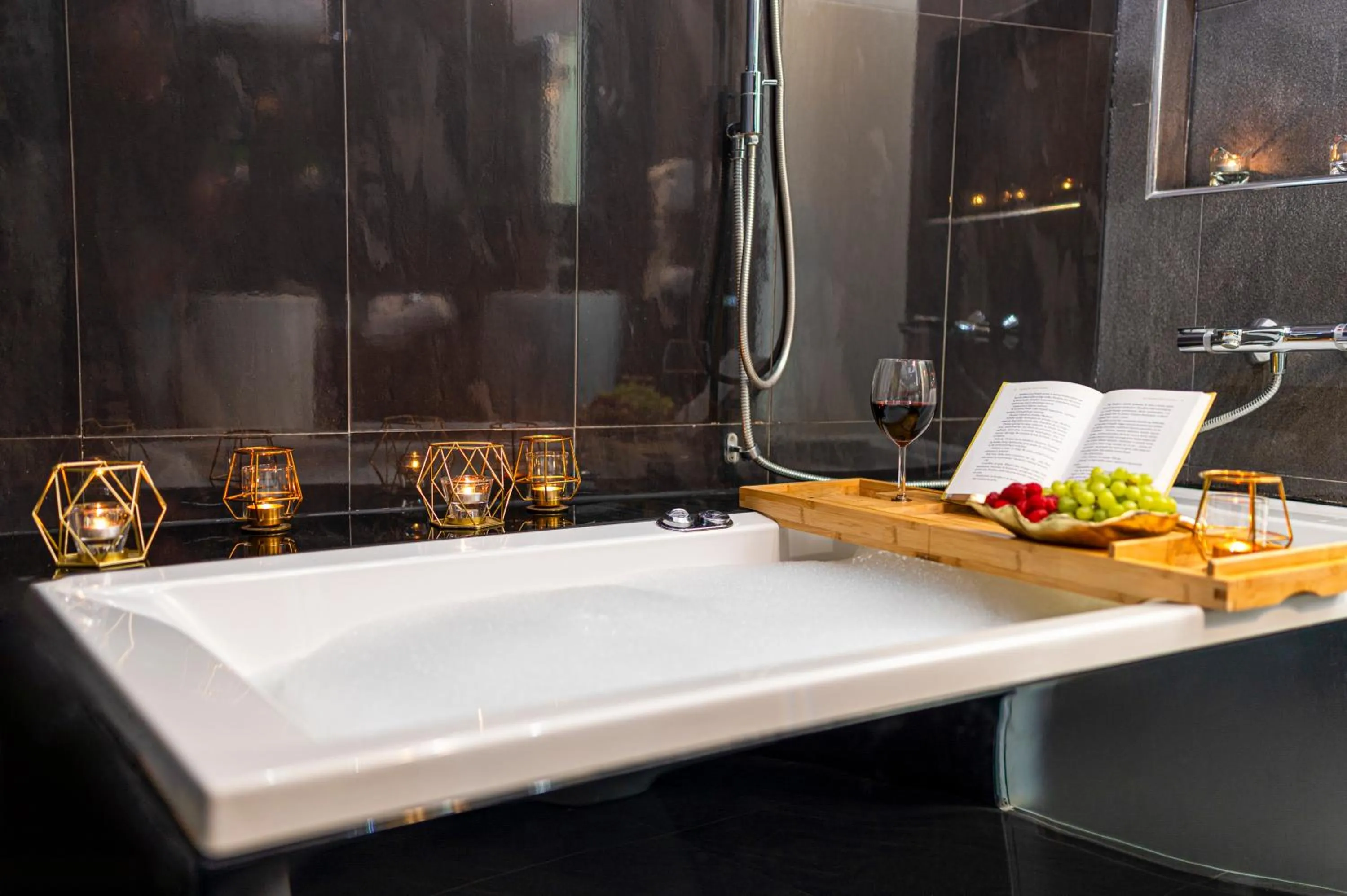 Hot Tub in Komorowski Luxury Guest Rooms