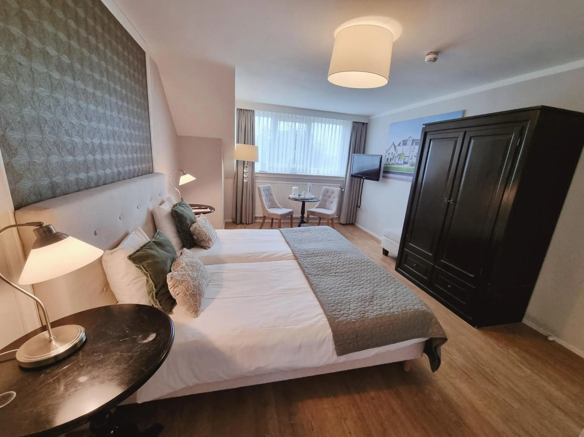 Photo of the whole room, Bed in Hotel Brull