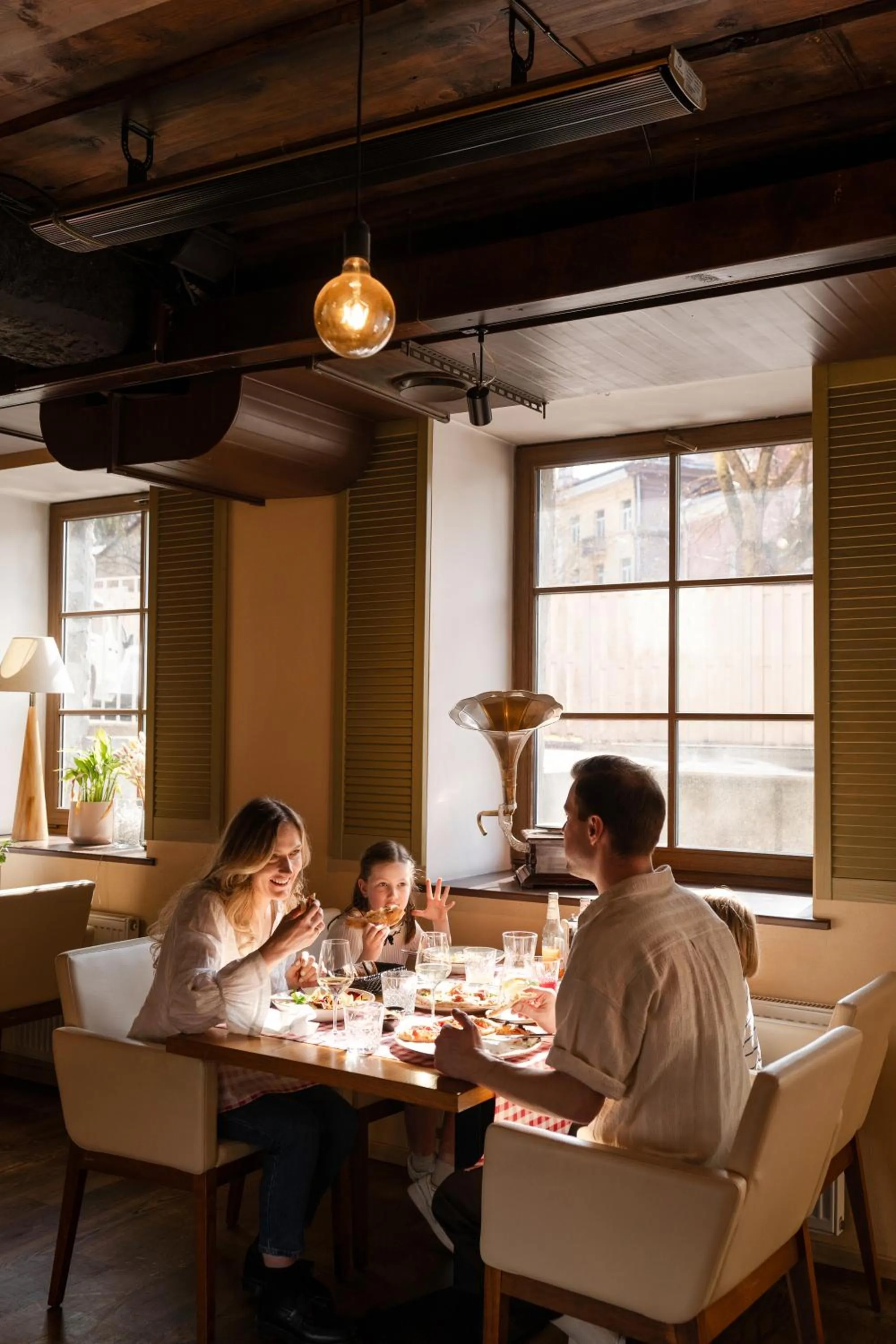 Restaurant/places to eat in Kreutzwald Hotel Tallinn