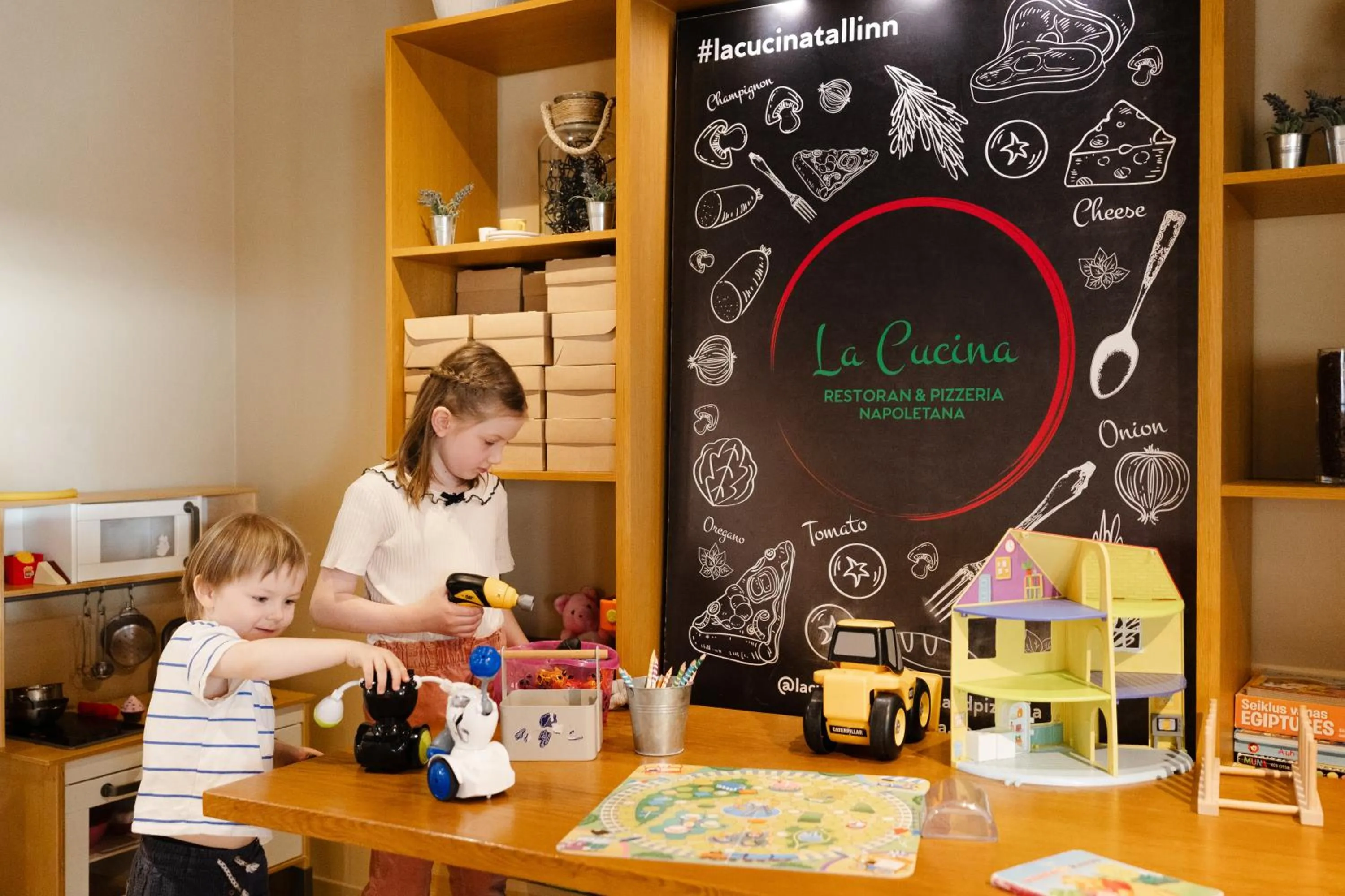 Restaurant/places to eat in Kreutzwald Hotel Tallinn