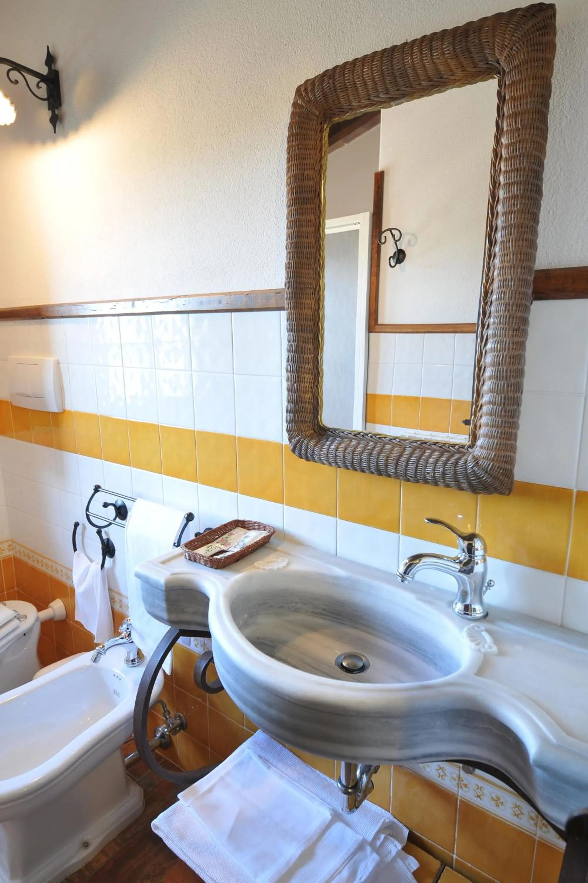 Shower in Terre Del Cantico Country House