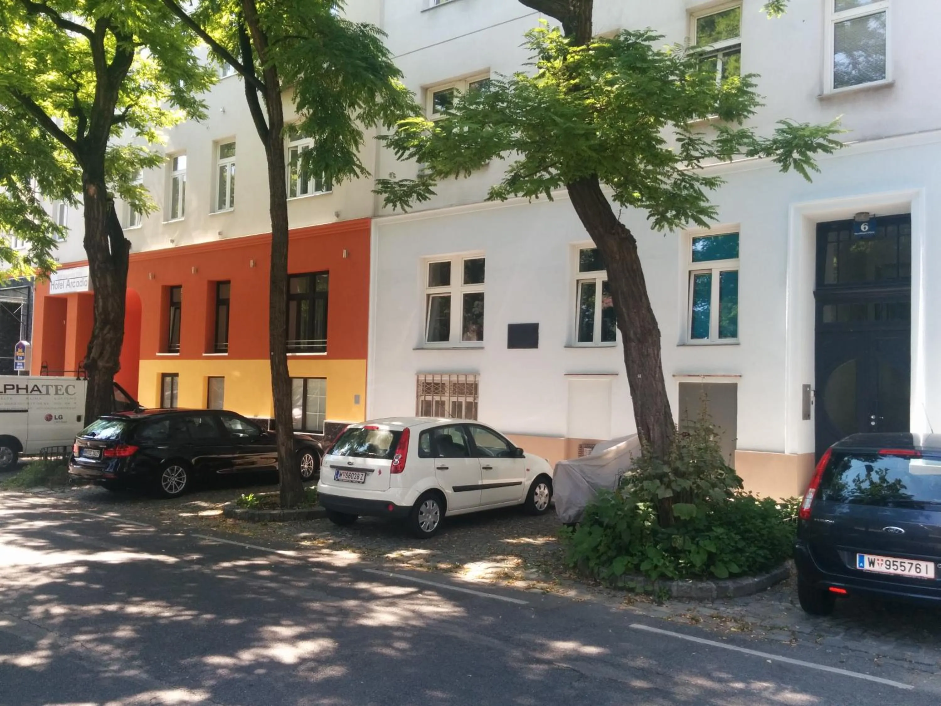 Facade/entrance in Haus Max