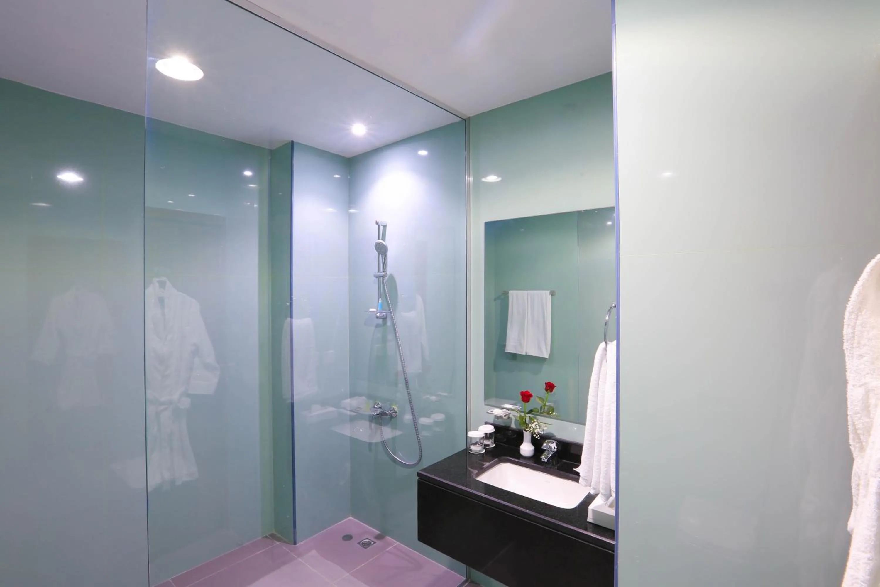 Shower in Ramada Encore Al Khobar Olaya