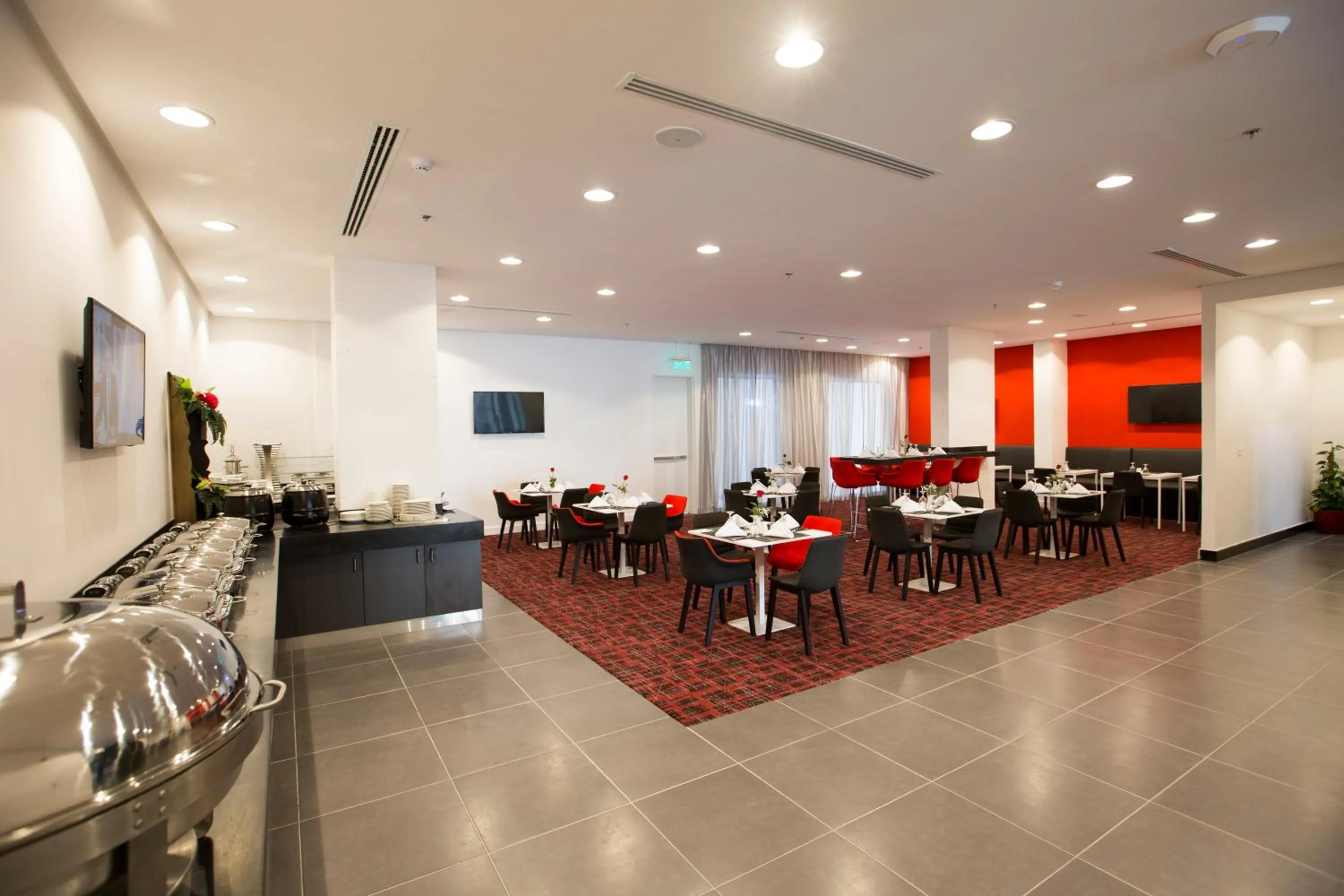 Restaurant/places to eat in Ramada Encore Al Khobar Olaya