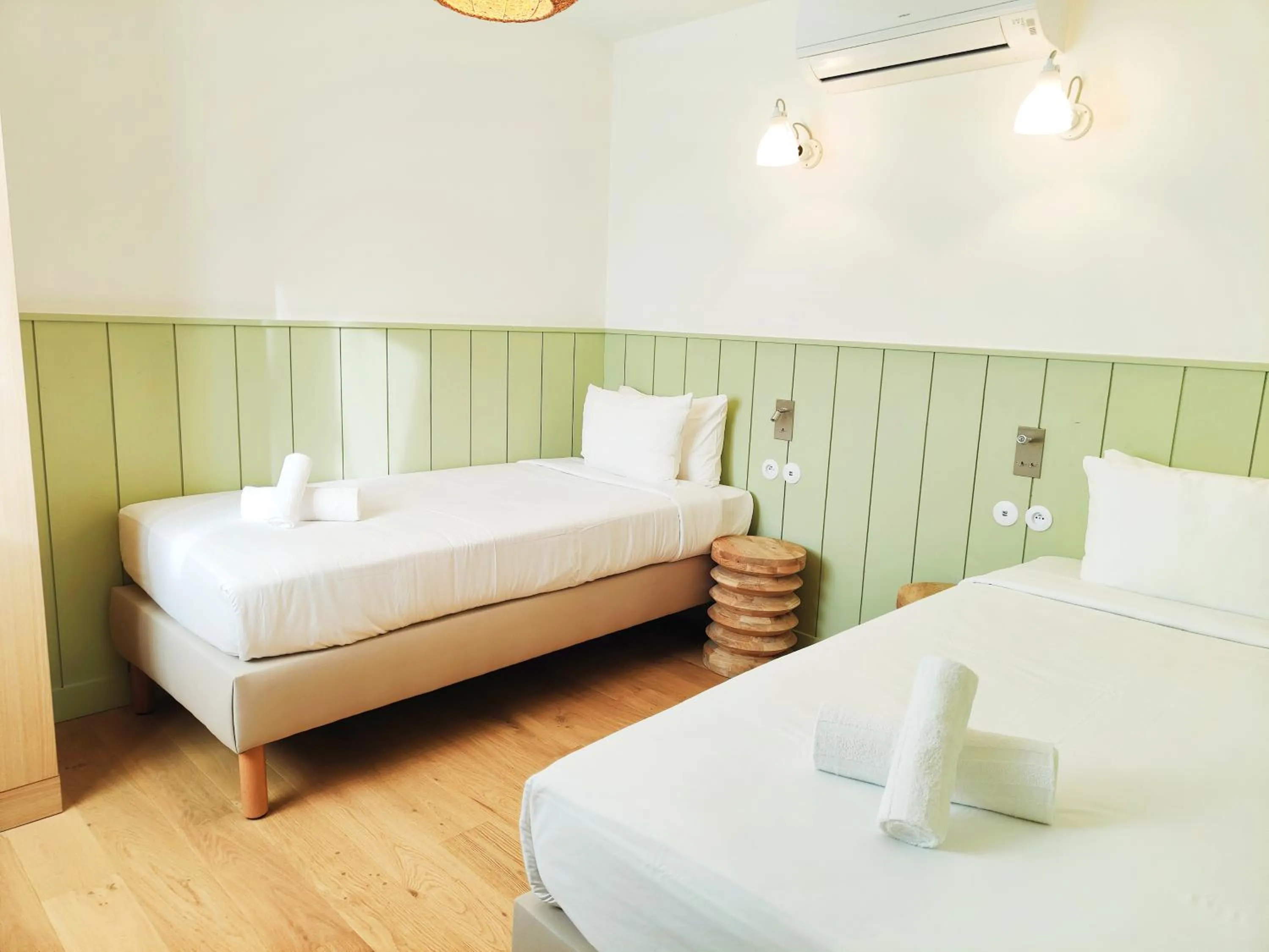 Bedroom, Bed in Hôtel Les Grenettes