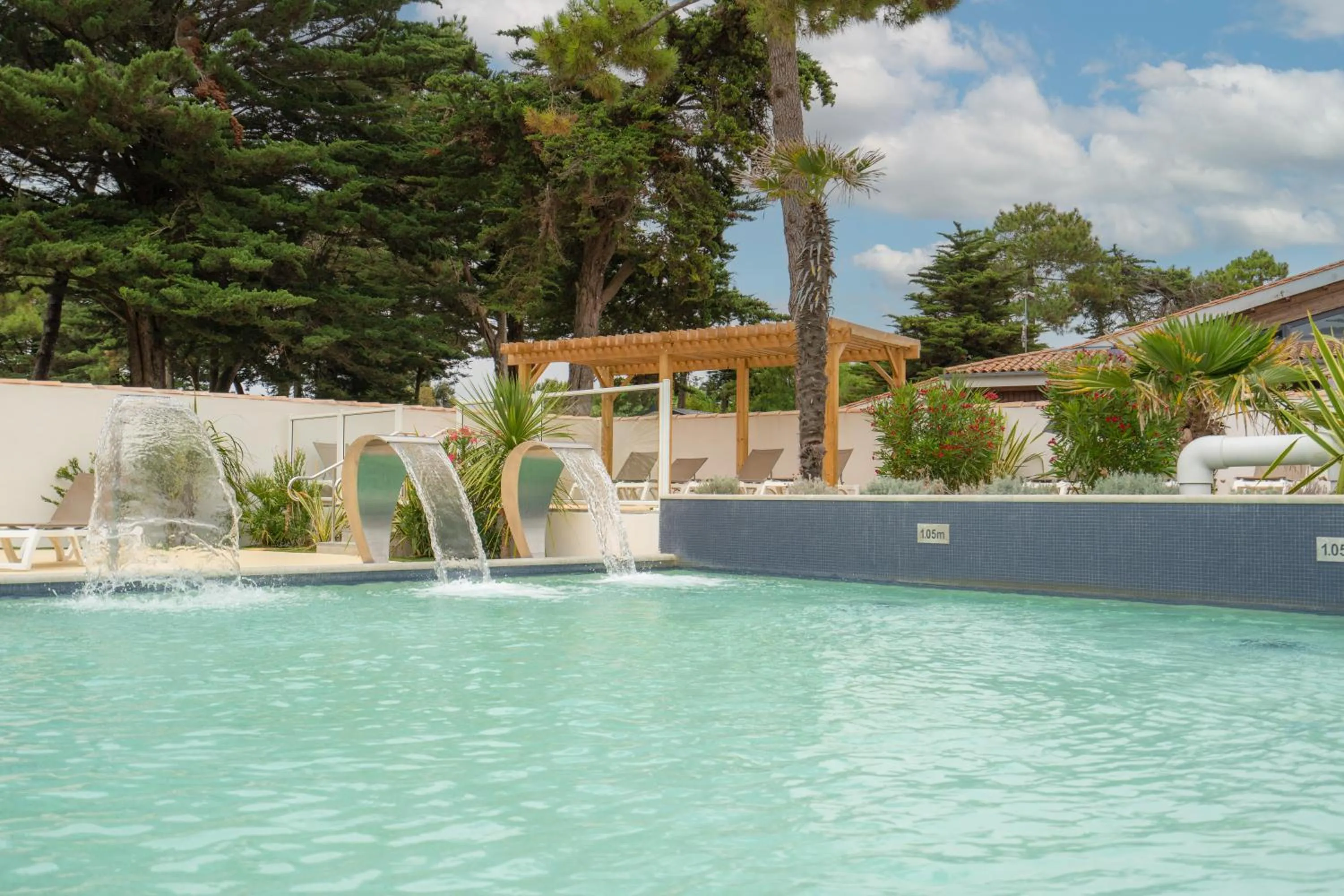 Swimming pool in Hôtel Les Grenettes