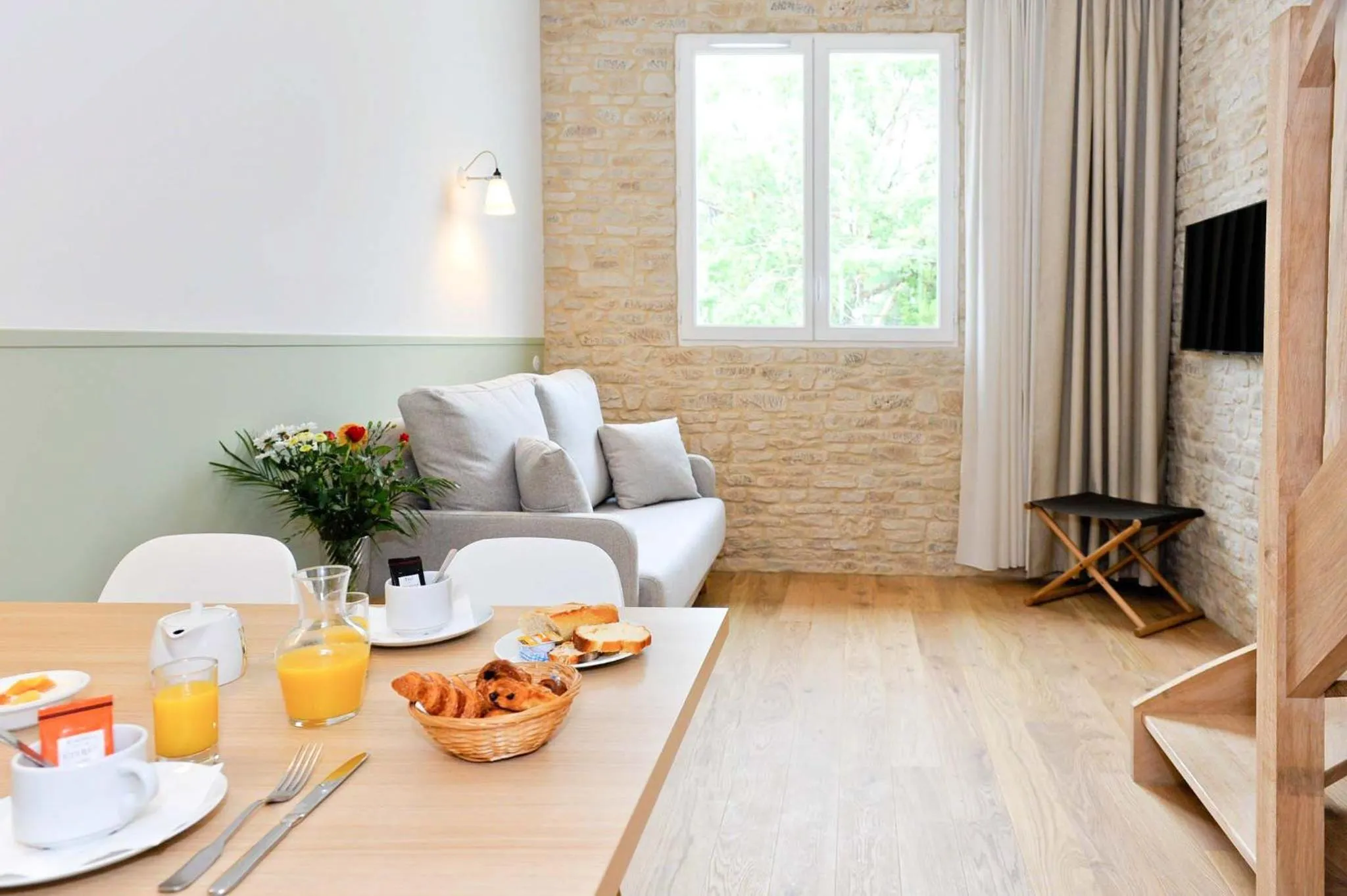 Living room in Hôtel Les Grenettes